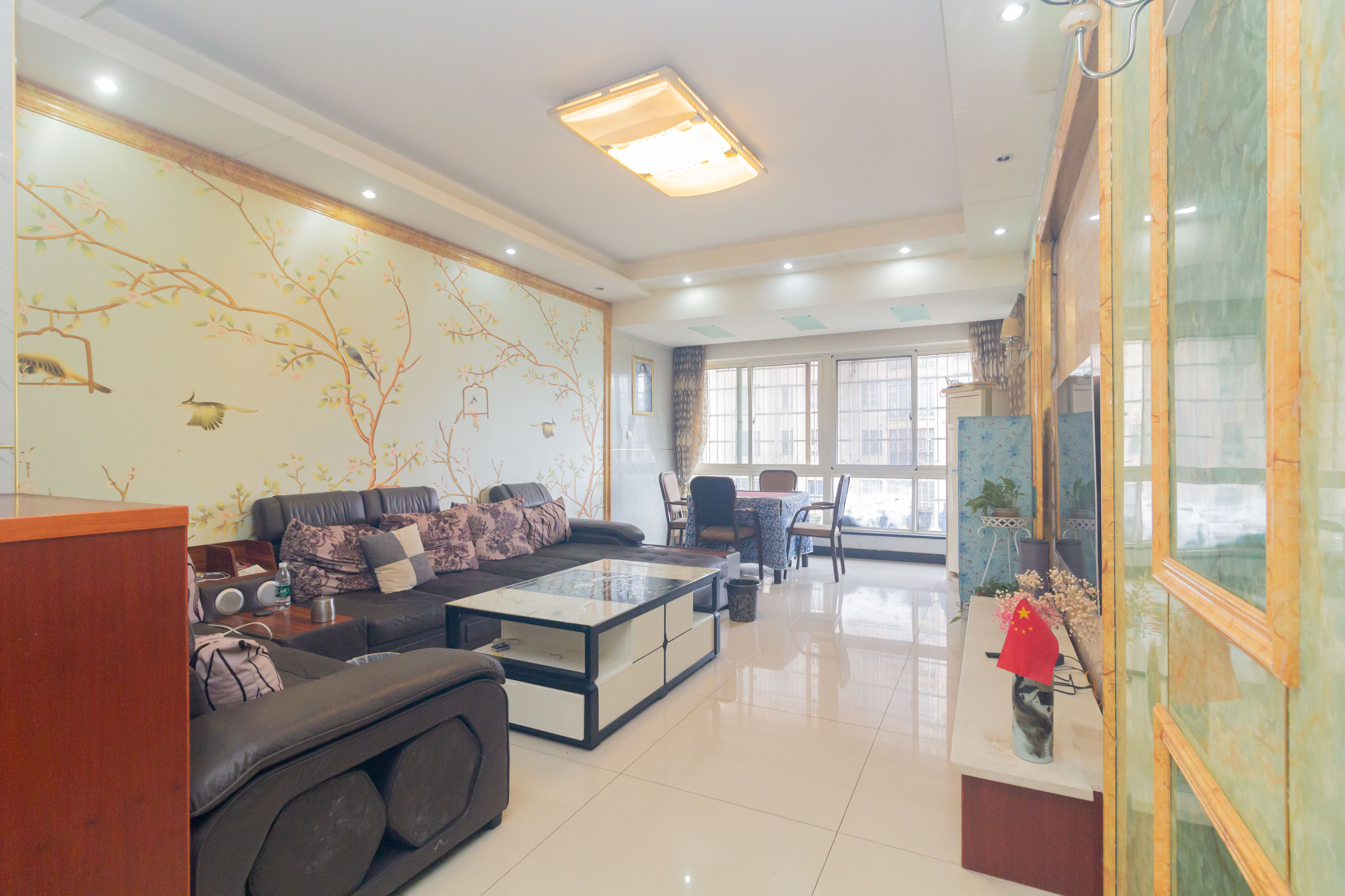 榔梨综合市场  3室2厅2卫    55.2万 榔梨综合市场  3室2厅2卫    55.2万客厅