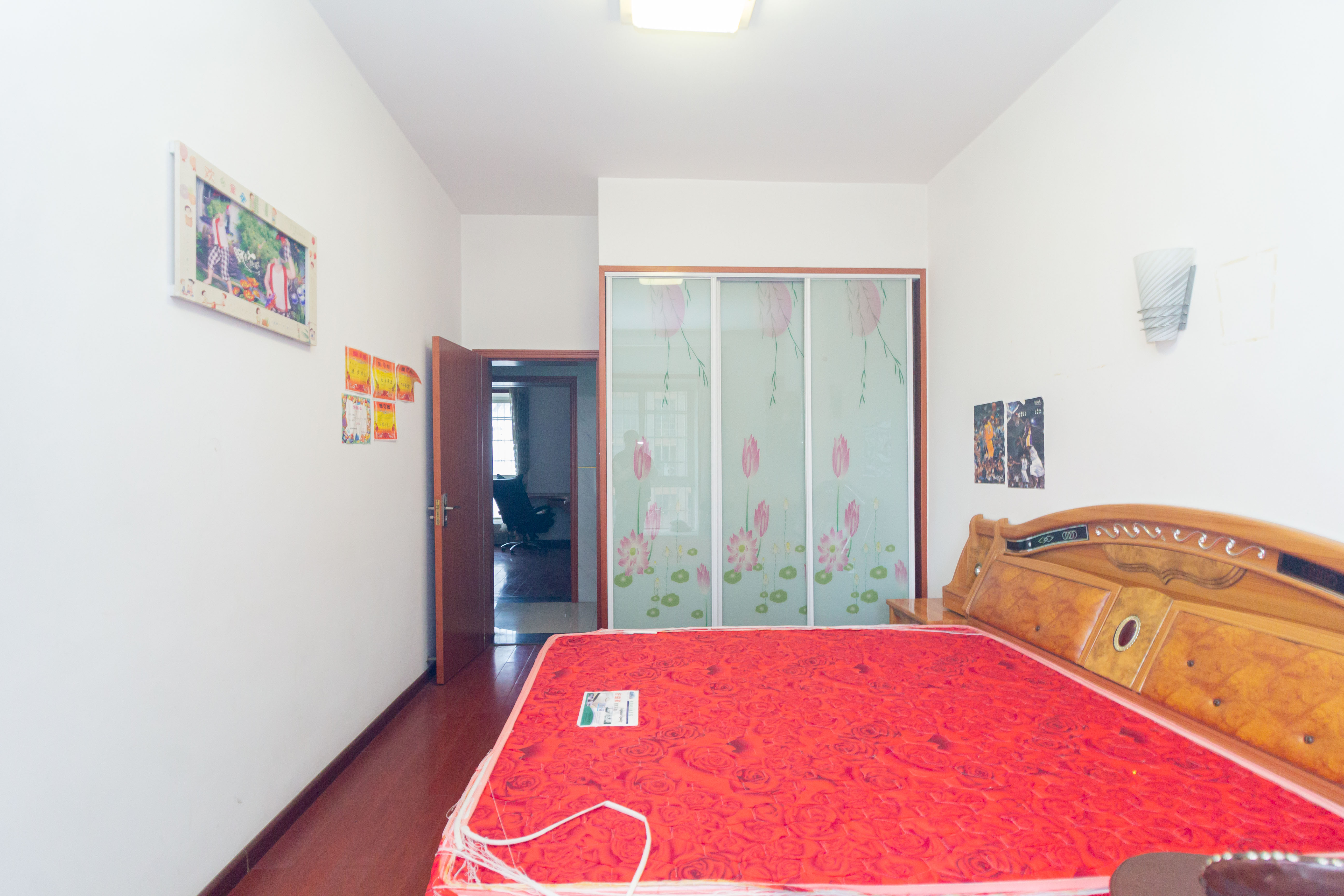 榔梨综合市场  3室2厅2卫    55.2万 榔梨综合市场  3室2厅2卫    55.2万卧室