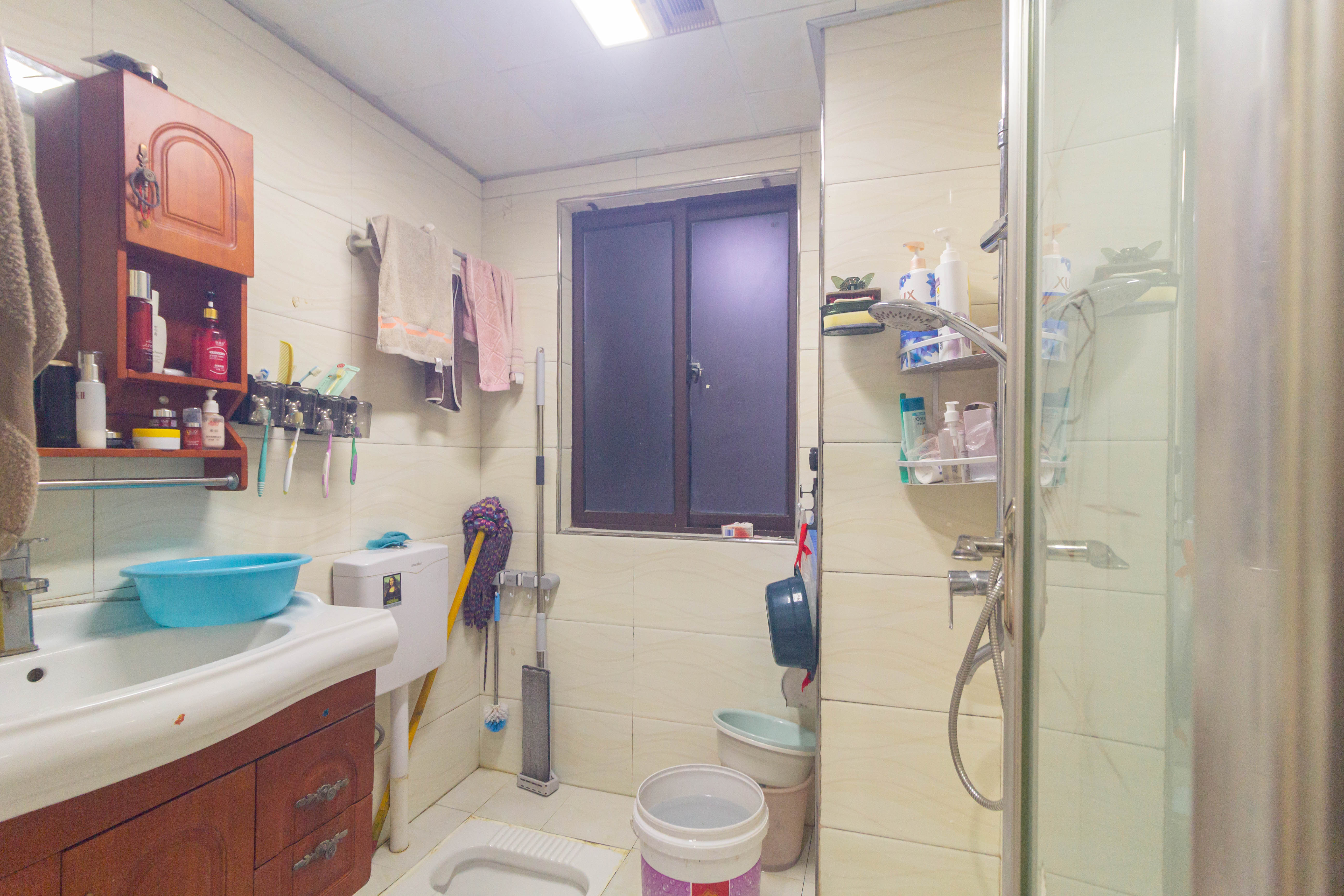 三景华御 3室2厅1卫 58.0万 三景华御 3室2厅1卫 58.0万卫生间