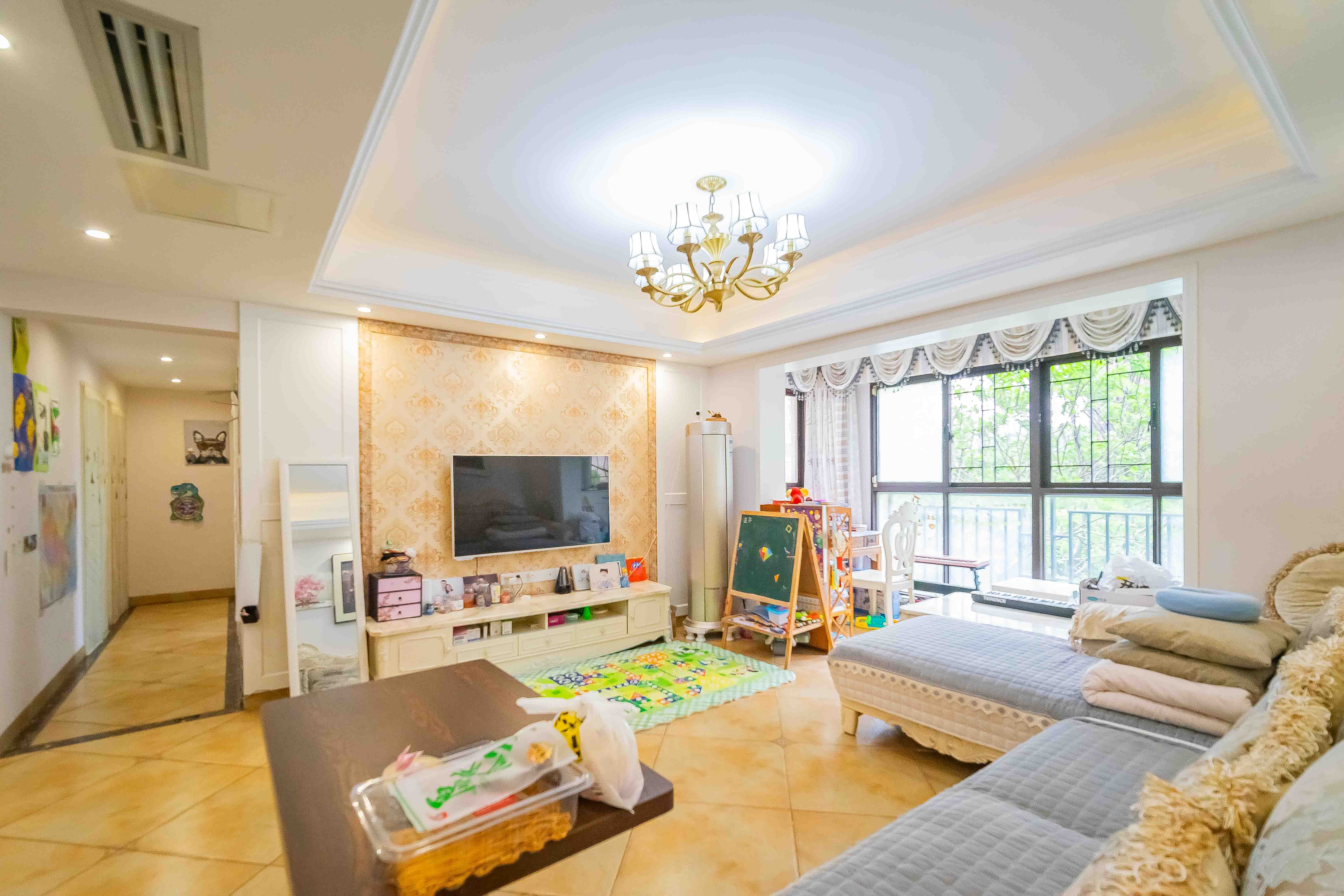 香樟鑫都  3室2厅1卫   158.00万客厅