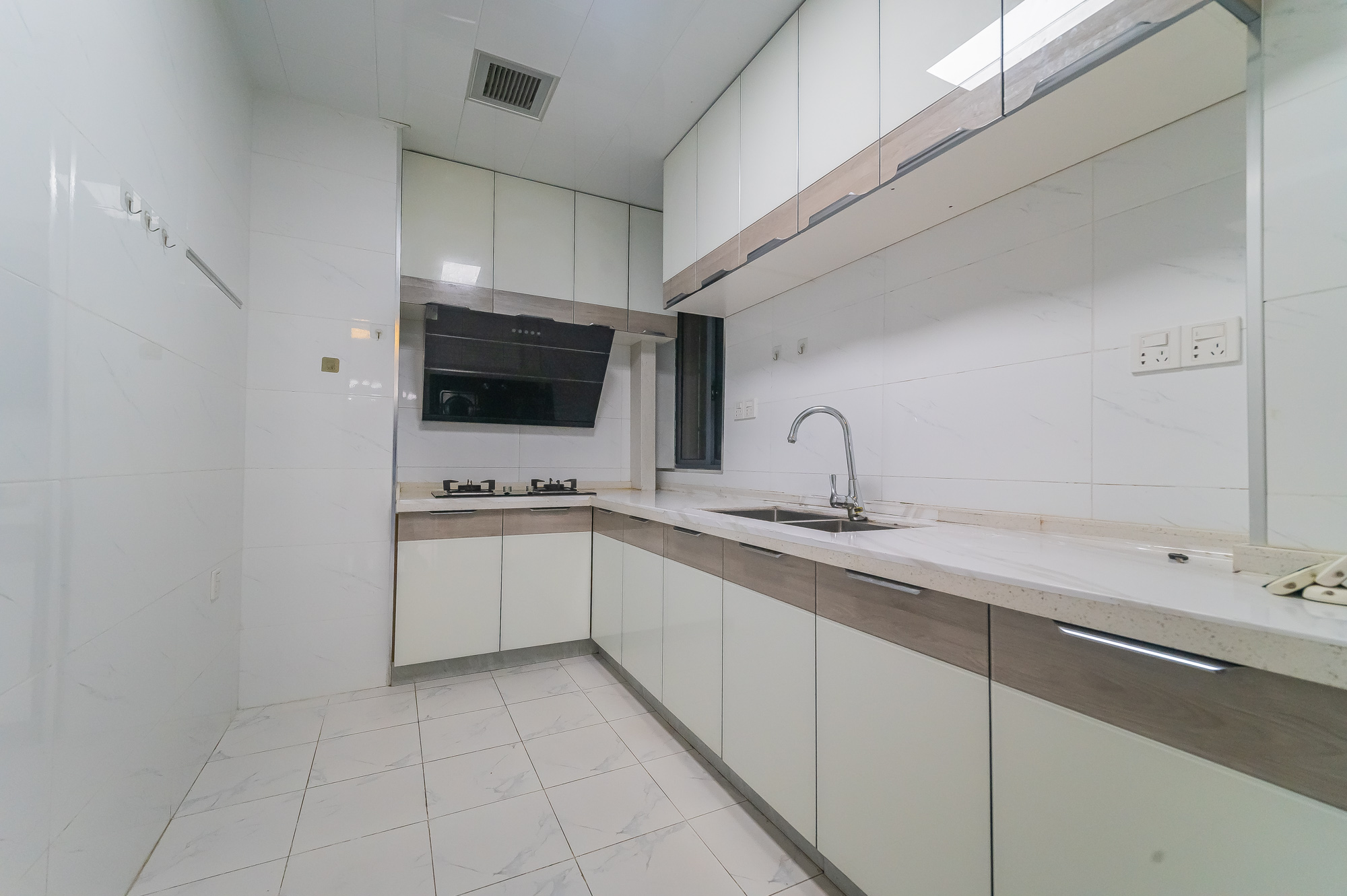 恒基凯旋门一二期  4室2厅3卫    142.0万 恒基凯旋门一二期  4室2厅3卫    142.0万其他