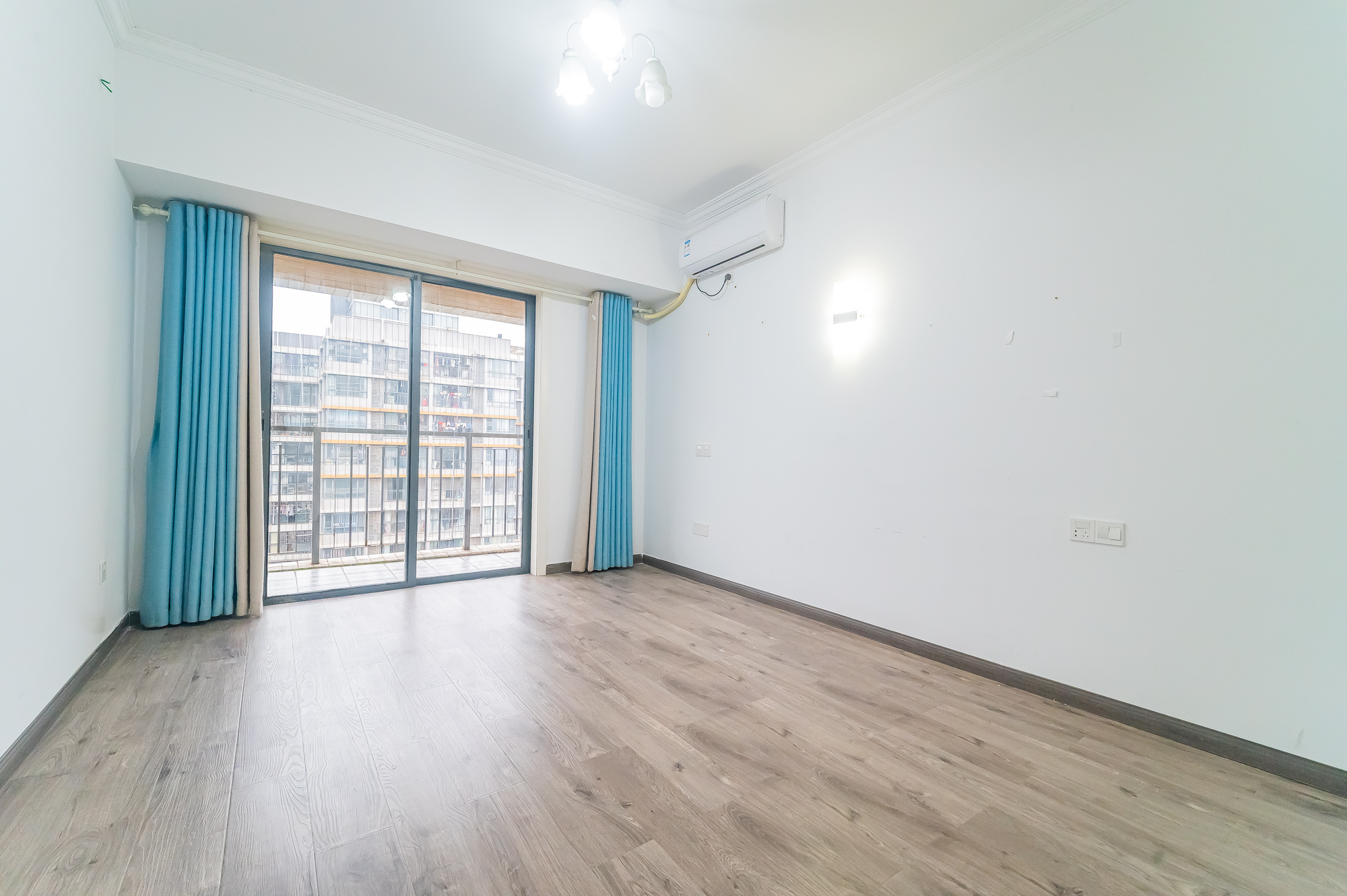 恒基凯旋门一二期  4室2厅3卫    142.0万 恒基凯旋门一二期  4室2厅3卫    142.0万其他