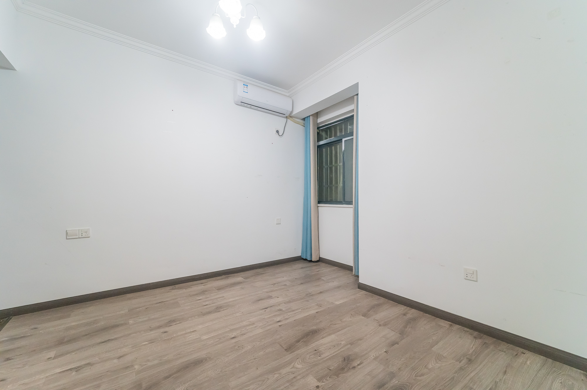 恒基凯旋门一二期  4室2厅3卫    142.0万 恒基凯旋门一二期  4室2厅3卫    142.0万其他