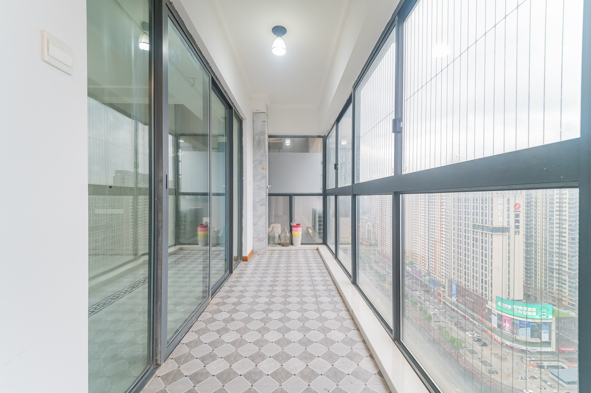 恒基凯旋门一二期  4室2厅3卫    142.0万 恒基凯旋门一二期  4室2厅3卫    142.0万其他