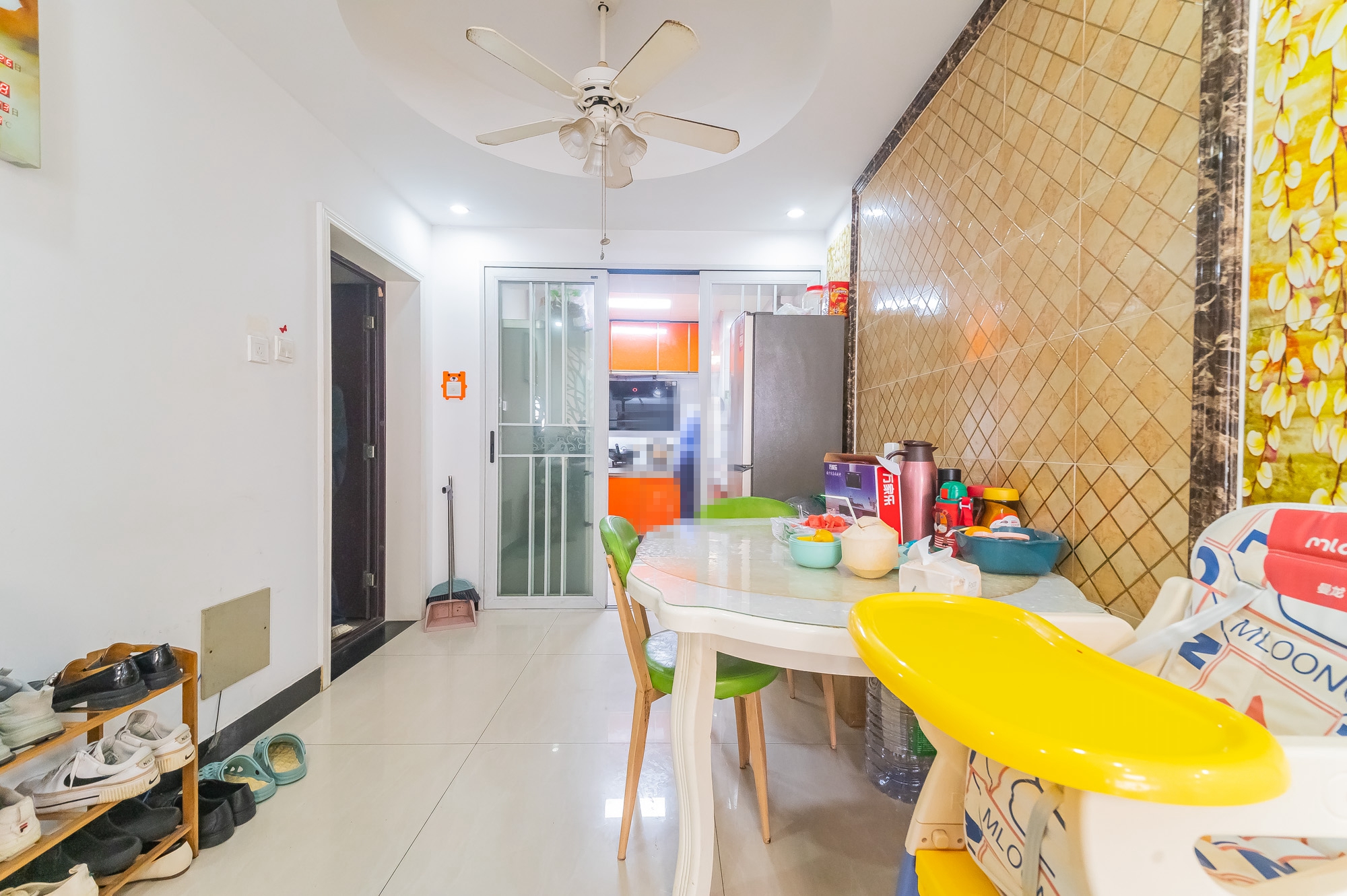 佳美星城 3室2厅2卫 52.8万 佳美星城 3室2厅2卫 52.8万客厅