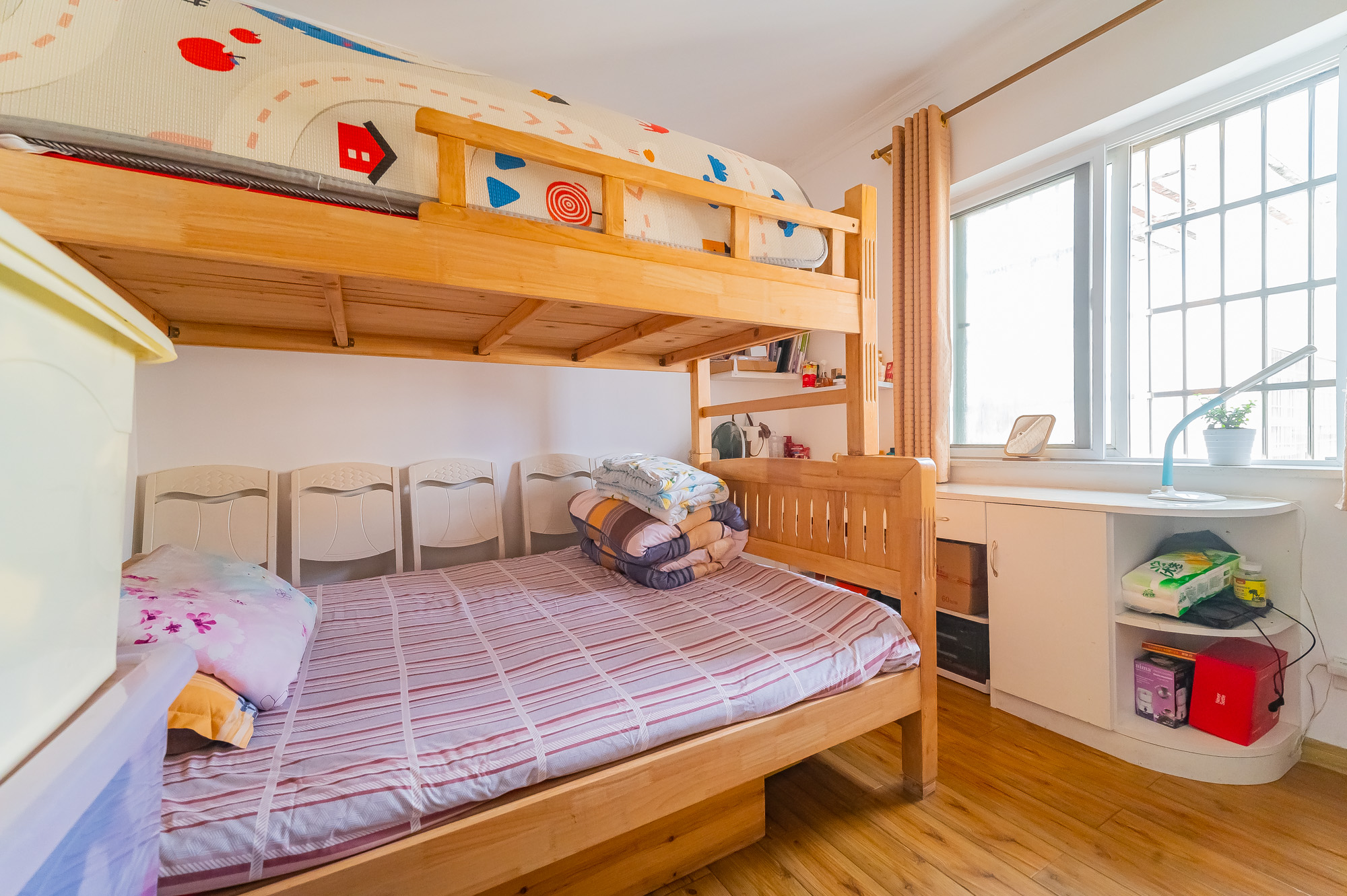 佳美星城 3室2厅2卫 52.8万 佳美星城 3室2厅2卫 52.8万卧室