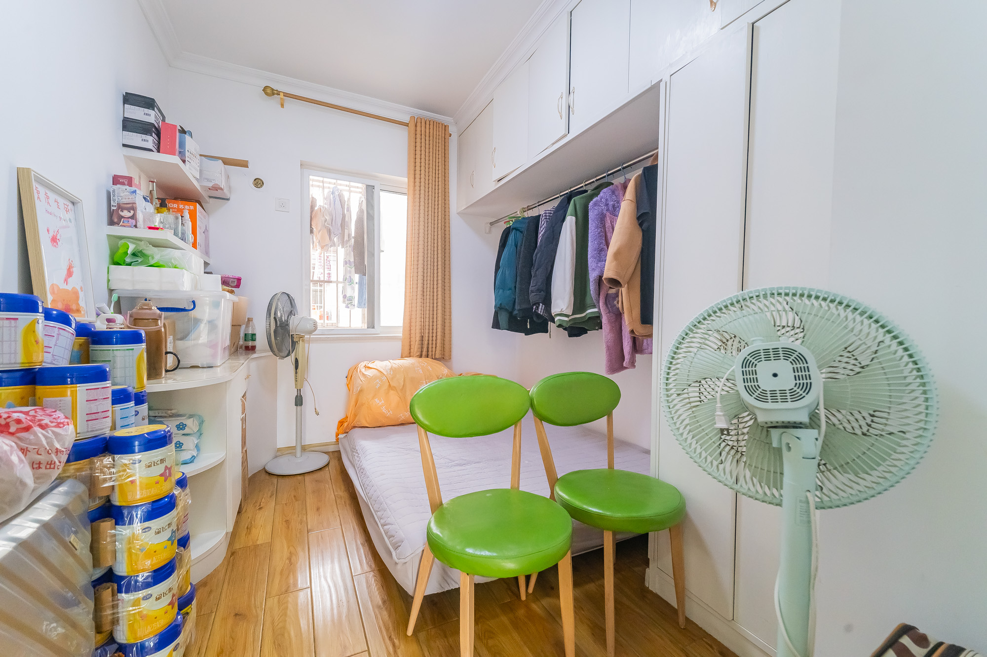 佳美星城 3室2厅2卫 52.8万 佳美星城 3室2厅2卫 52.8万卧室