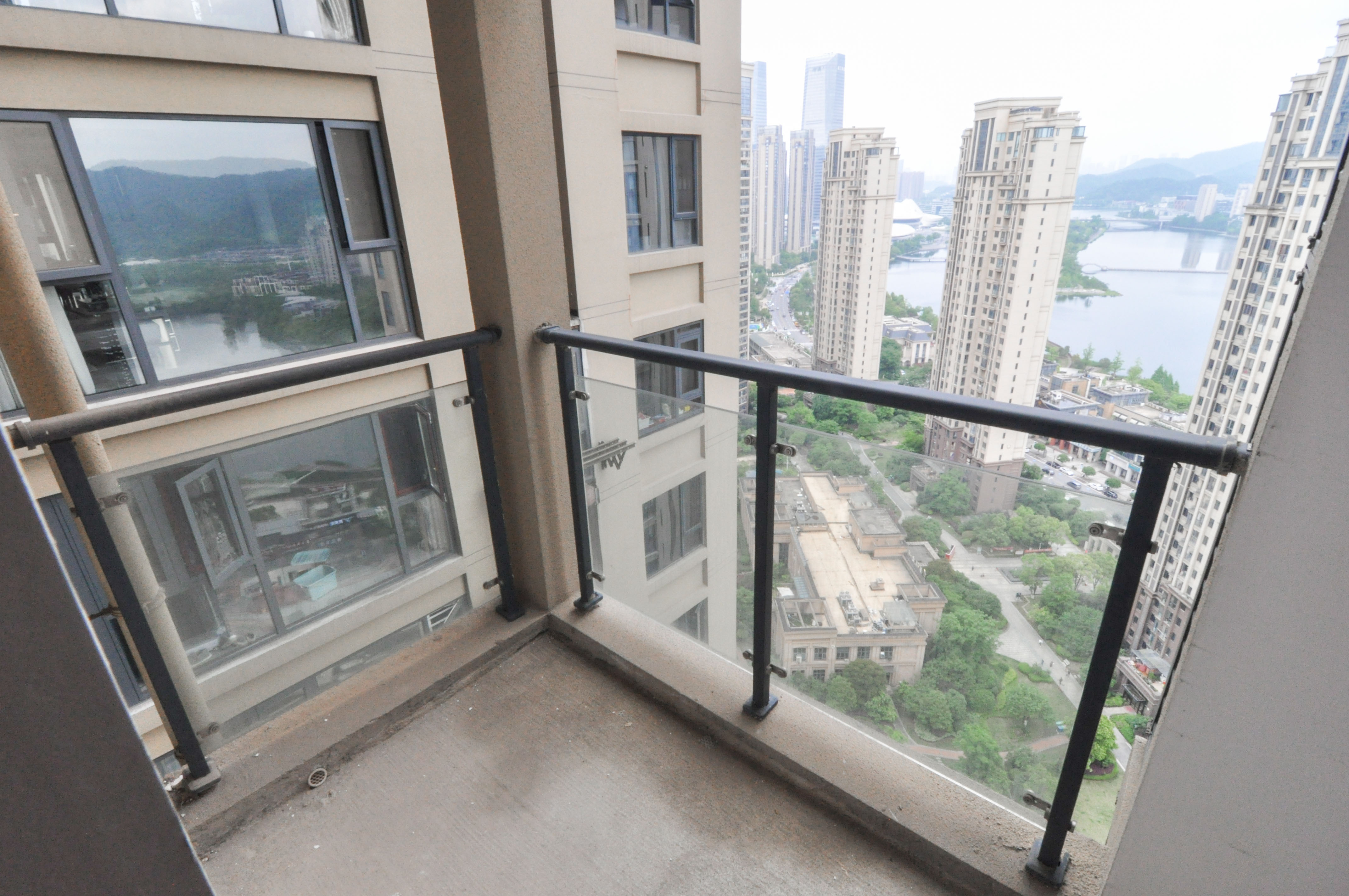 中建梅溪湖中心  3室2厅2卫   158.00万其他