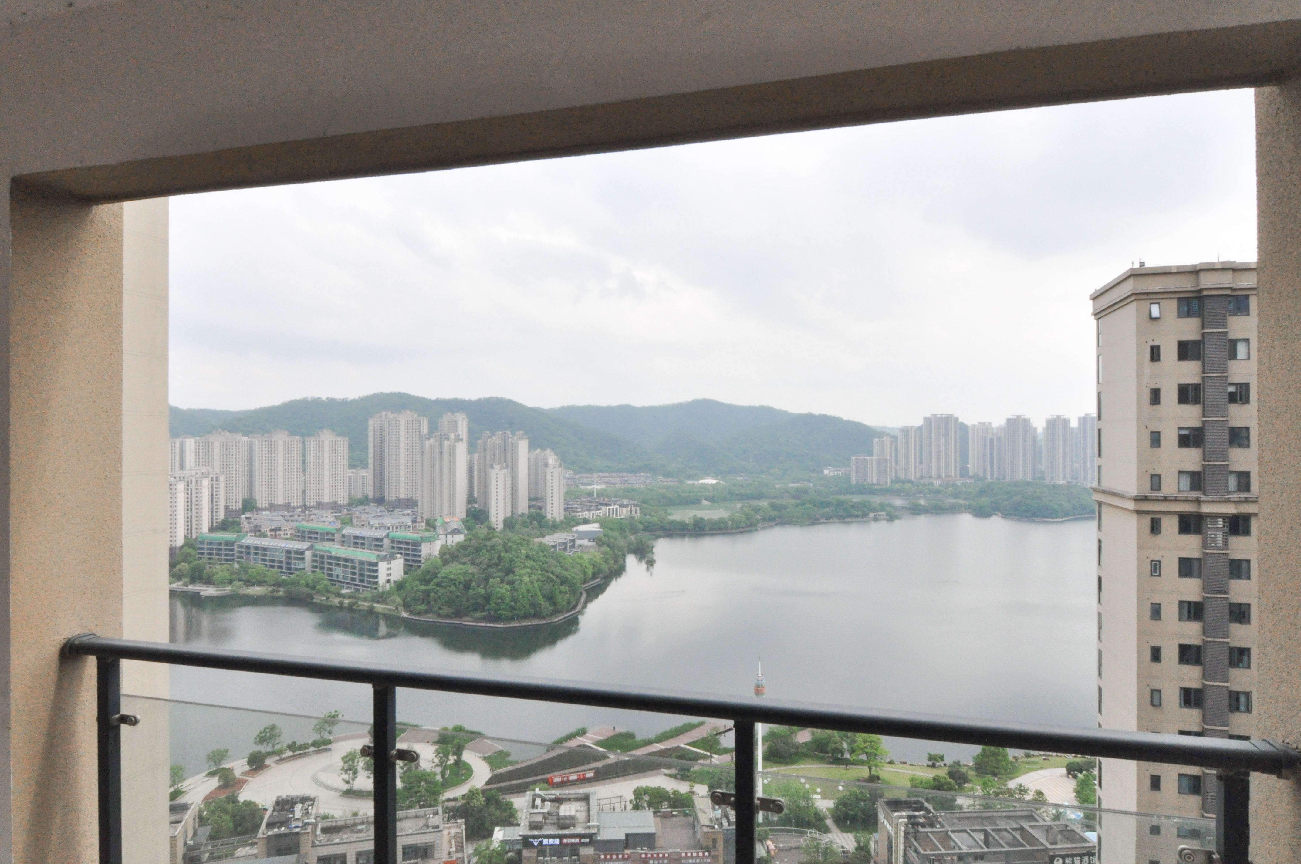 中建梅溪湖中心  3室2厅2卫   158.00万其他