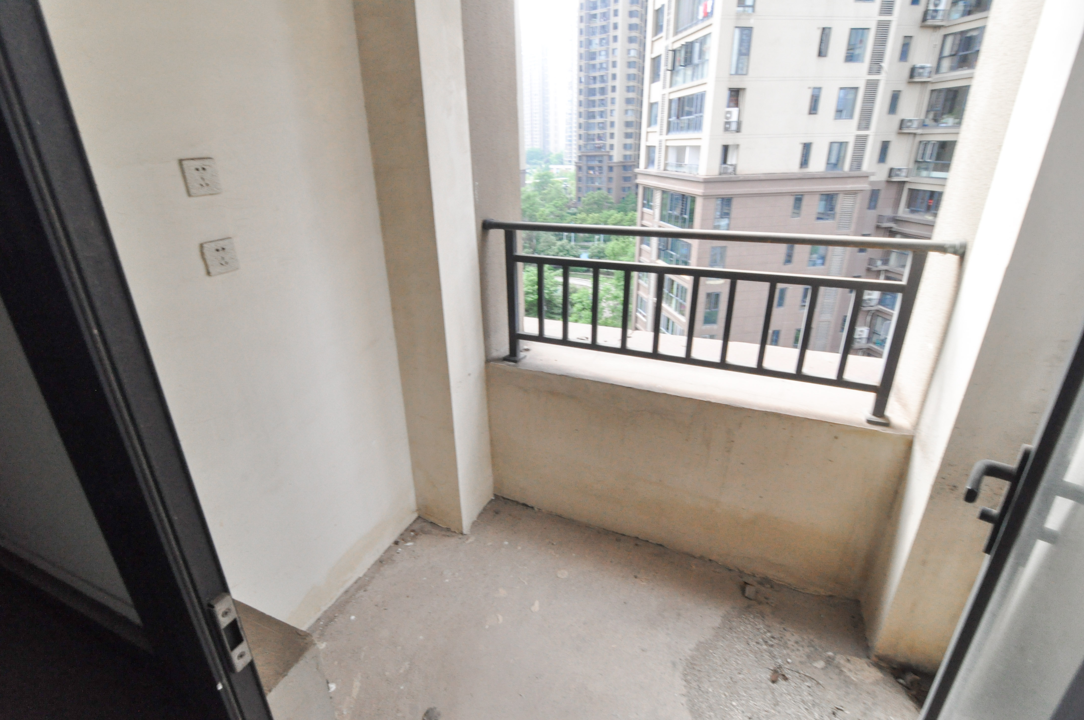 中建梅溪湖中心  5室2厅2卫   390.00万其他