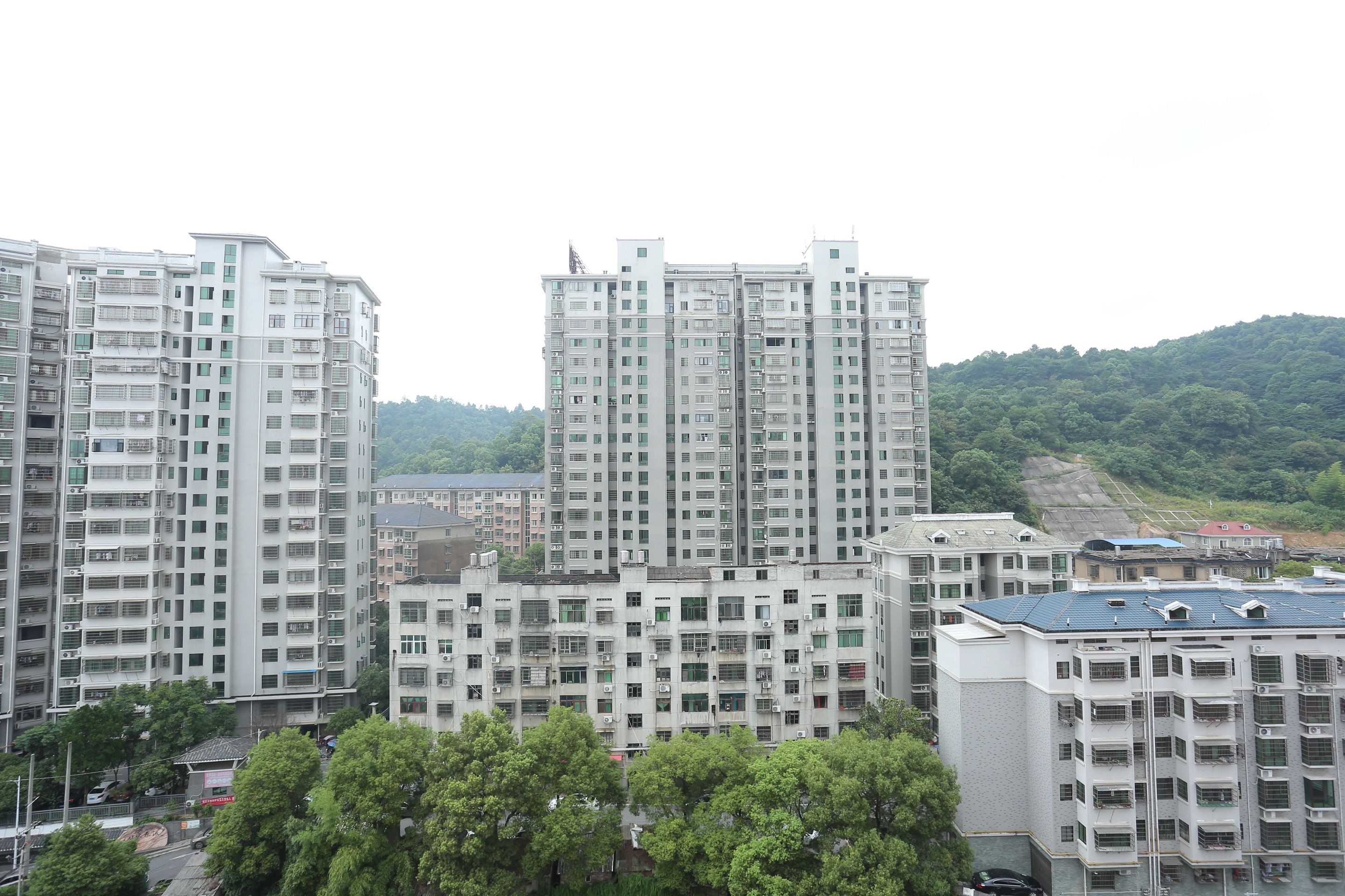 滨江花园  3室2厅2卫   82.00万室内图
