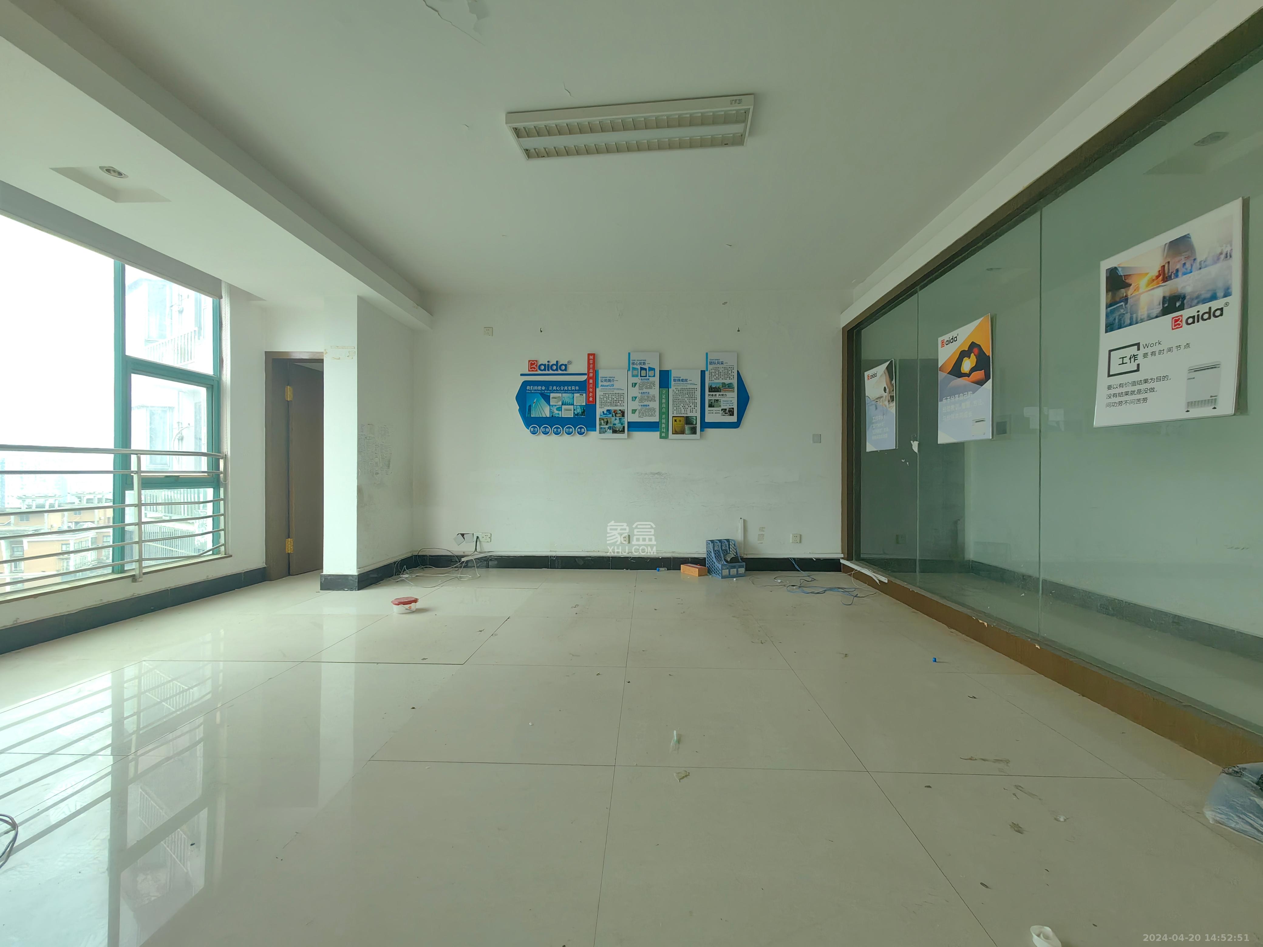 三重大厦（三重才园小区)  3室2厅2卫   3800.00元/月室内图1