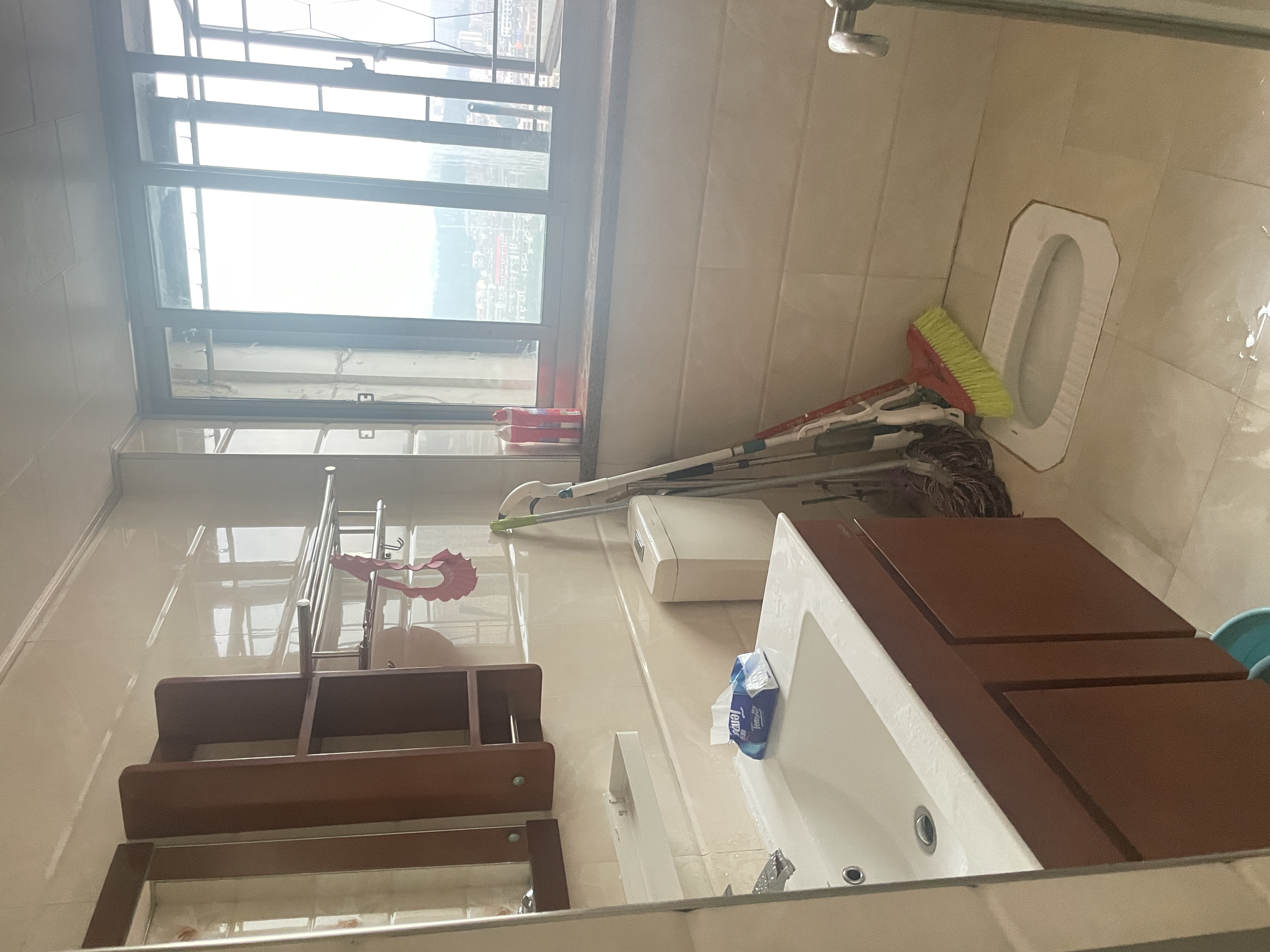 龙泰上品  3室2厅2卫   2100.00元/月室内图