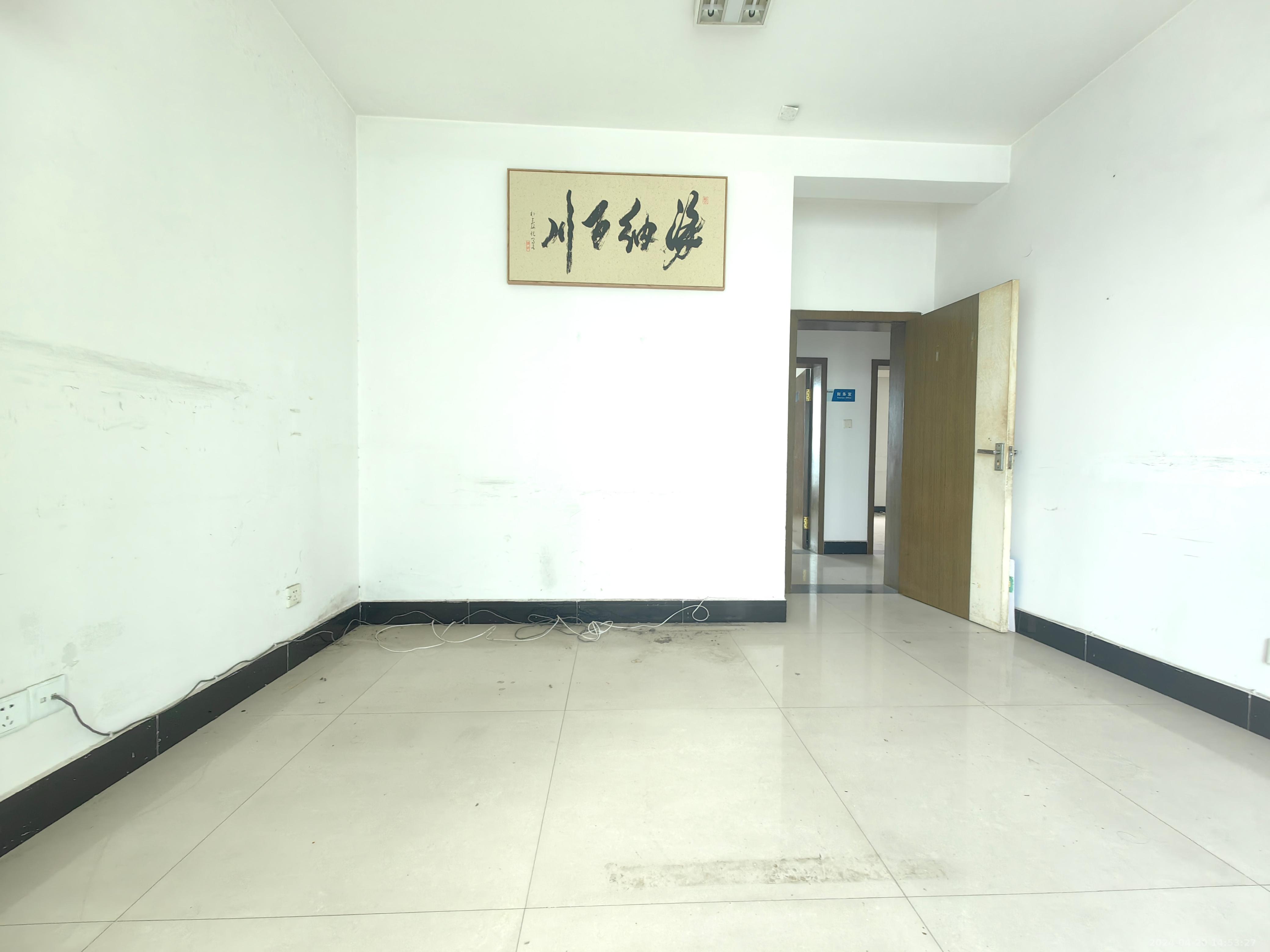 三重大厦（三重才园小区)  3室2厅2卫   3800.00元/月室内图