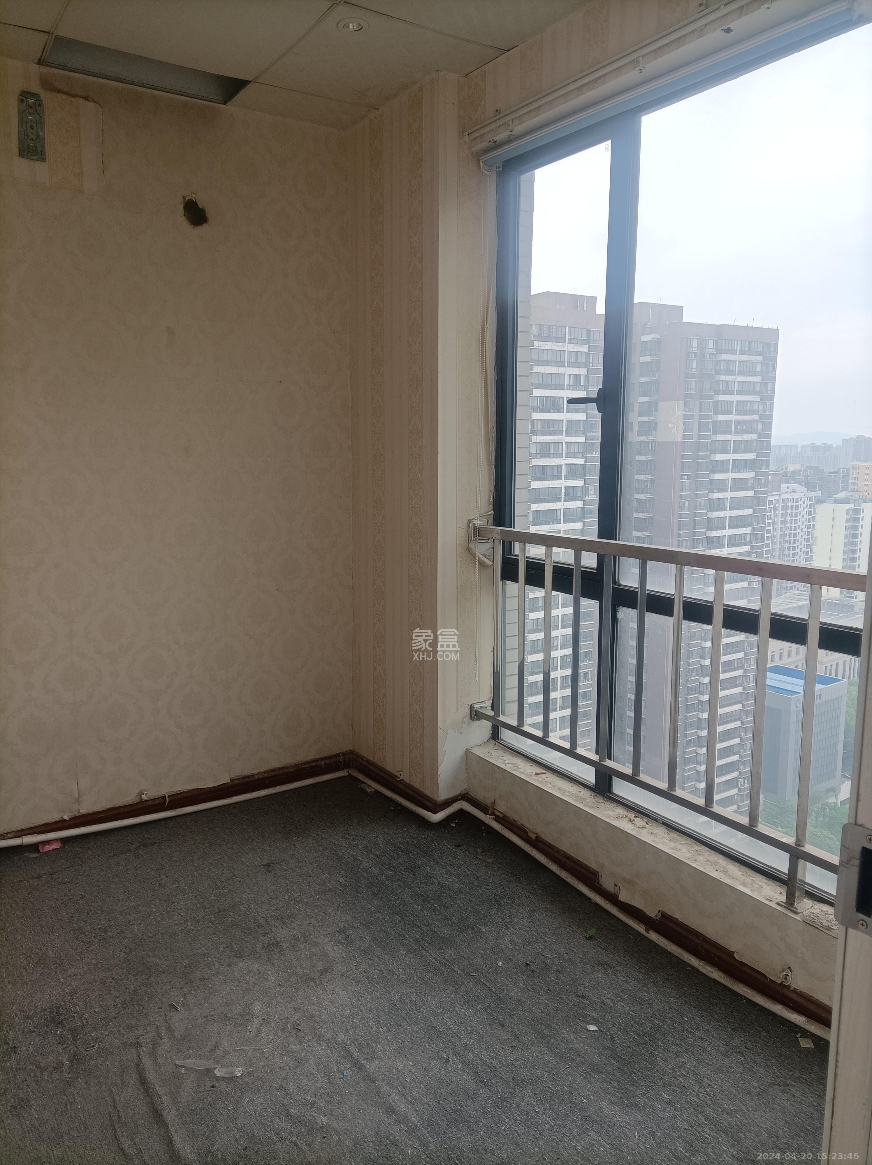 和庄  3室1厅1卫   2000.00元/月室内图1