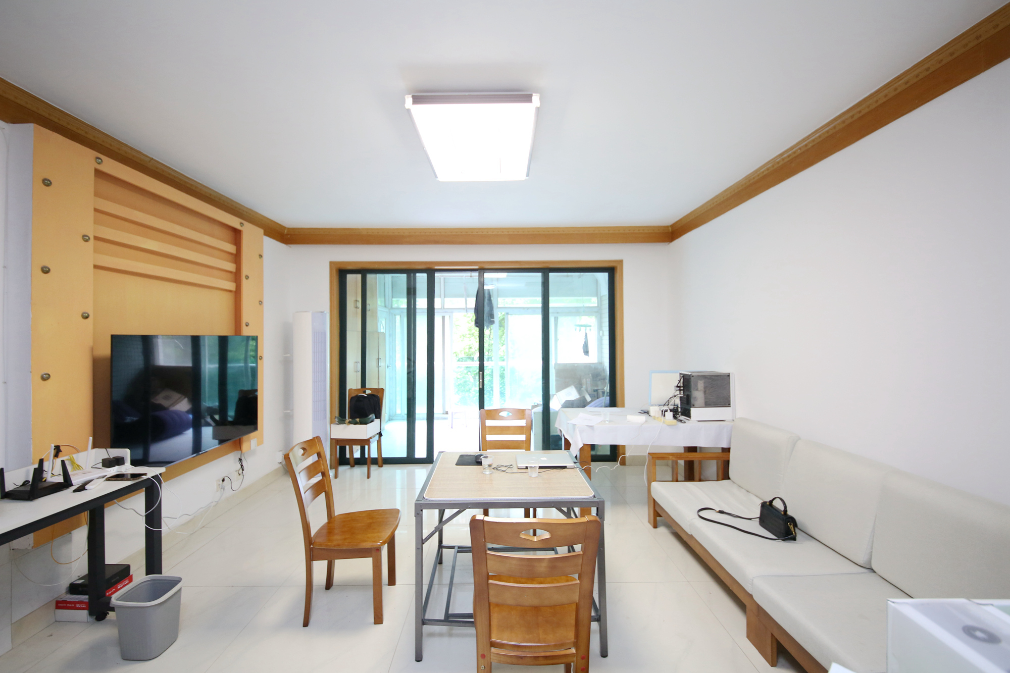 王府花园  3室2厅2卫    130.0万客厅