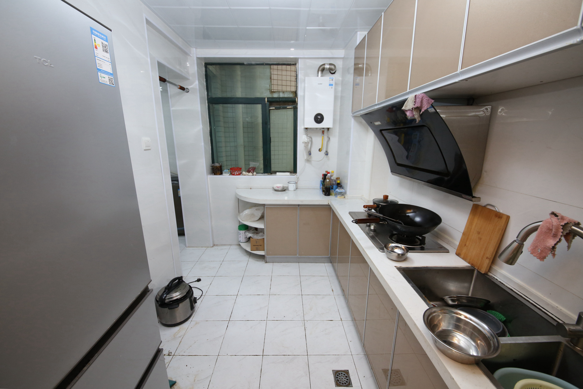 王府花园  3室2厅2卫    130.0万厨房