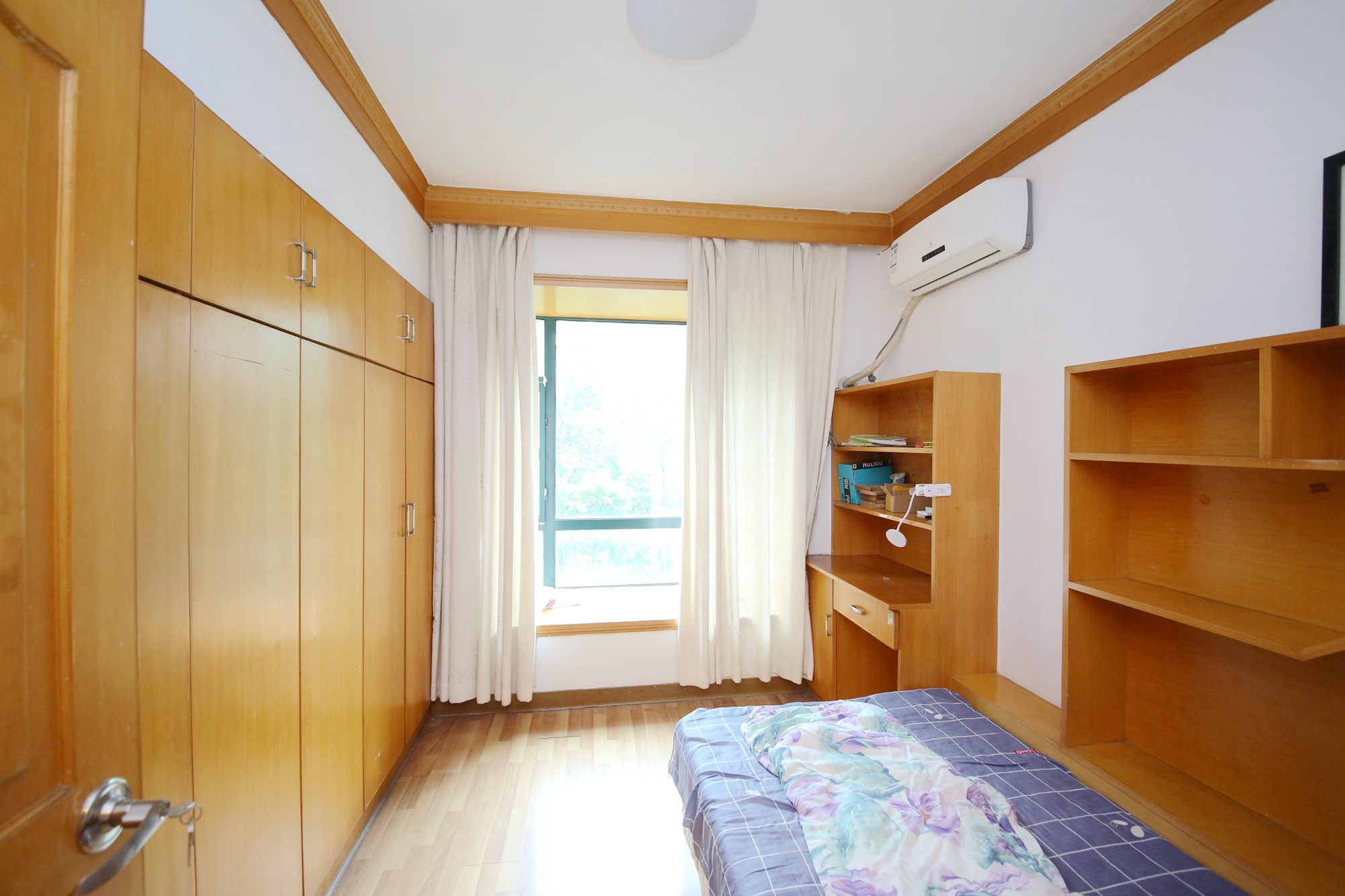 王府花园  3室2厅2卫    130.0万其他