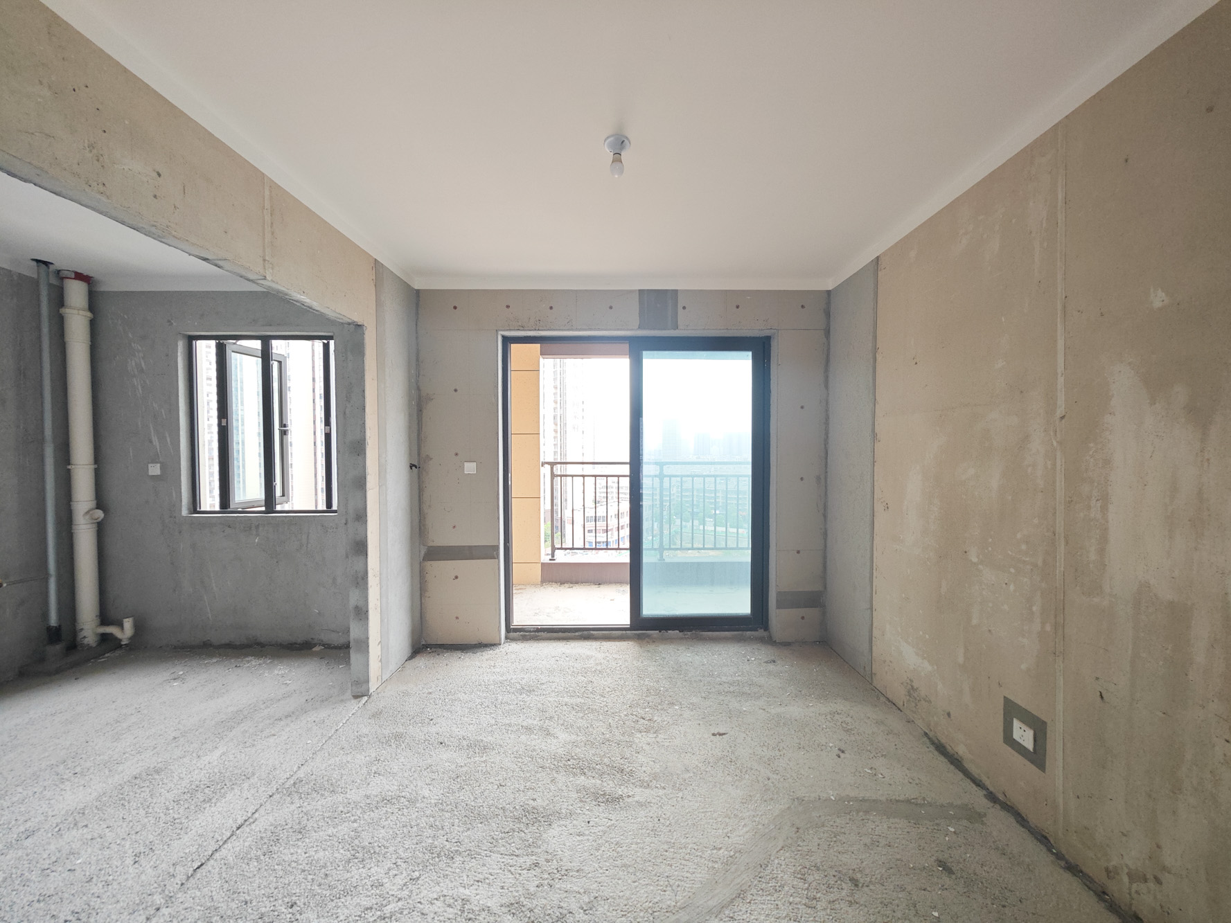 保利大都汇四期 4室2厅2卫 170.0万 保利大都汇四期 4室2厅2卫 170.0万其他