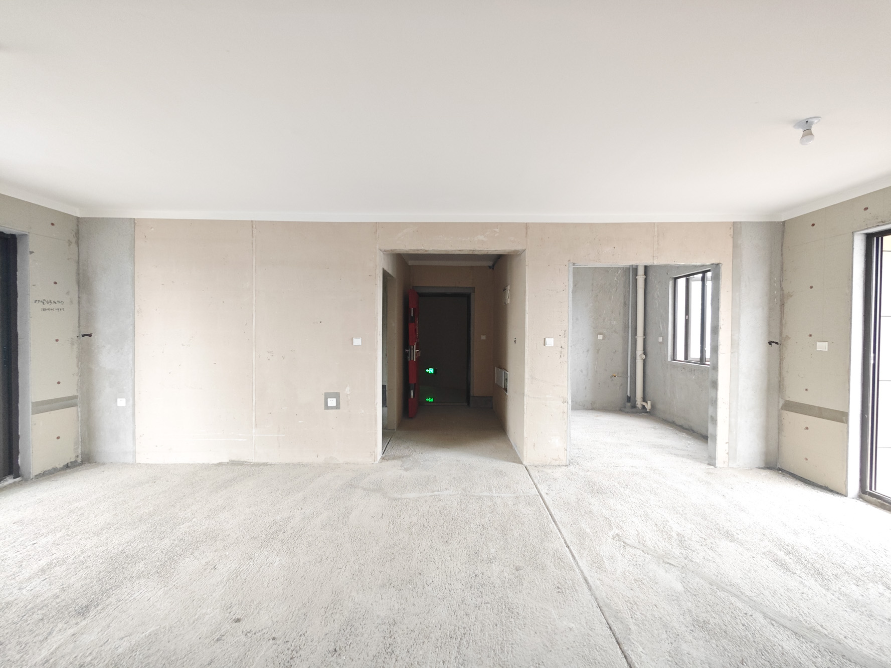 保利大都汇四期 4室2厅2卫 170.0万 保利大都汇四期 4室2厅2卫 170.0万客厅