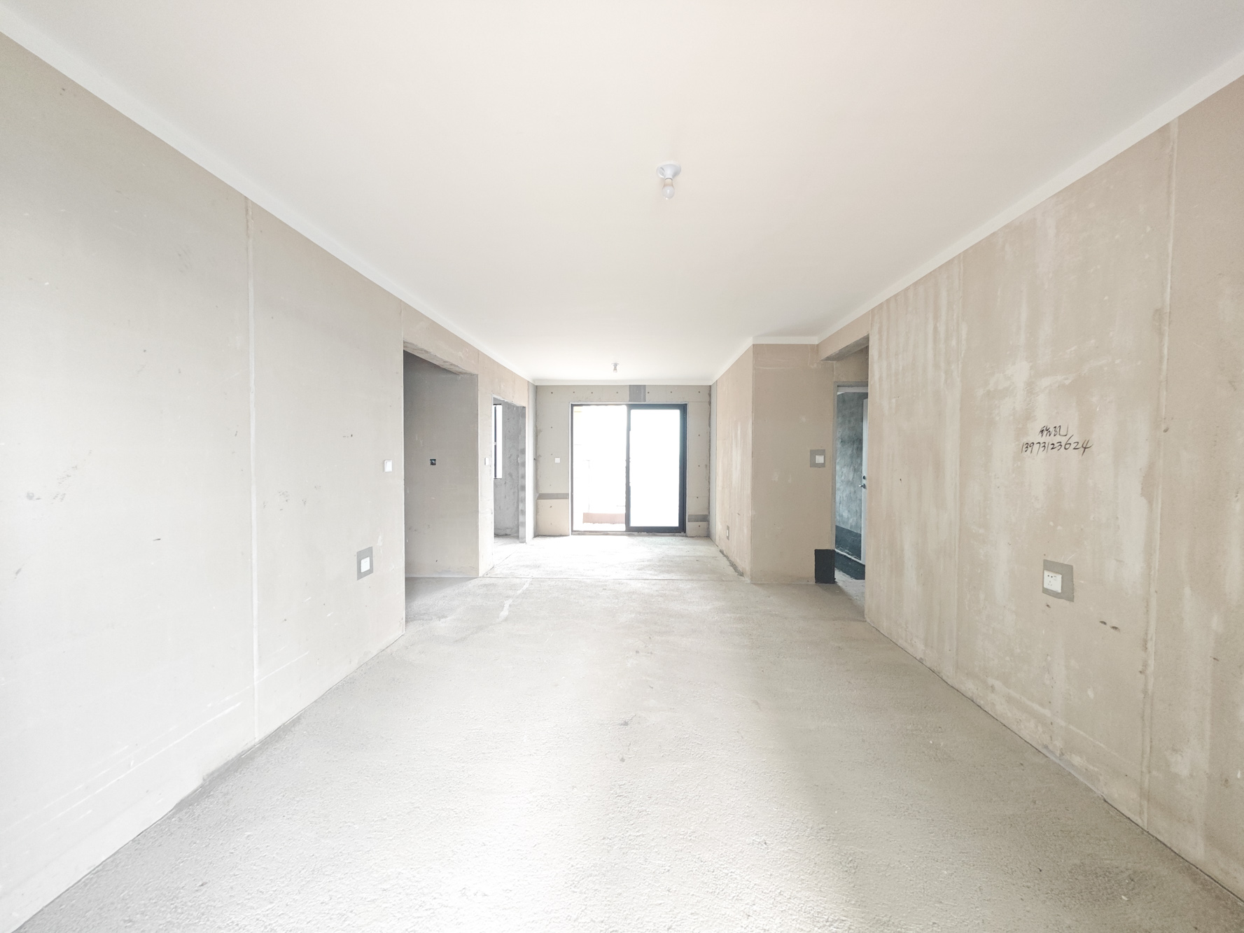 保利大都汇四期 4室2厅2卫 170.0万 保利大都汇四期 4室2厅2卫 170.0万客厅