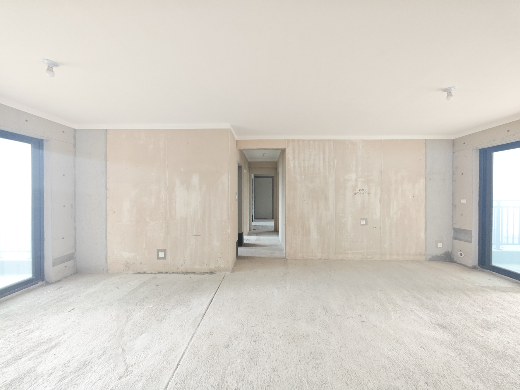 保利大都汇四期 4室2厅2卫 170.0万 保利大都汇四期 4室2厅2卫 170.0万客厅