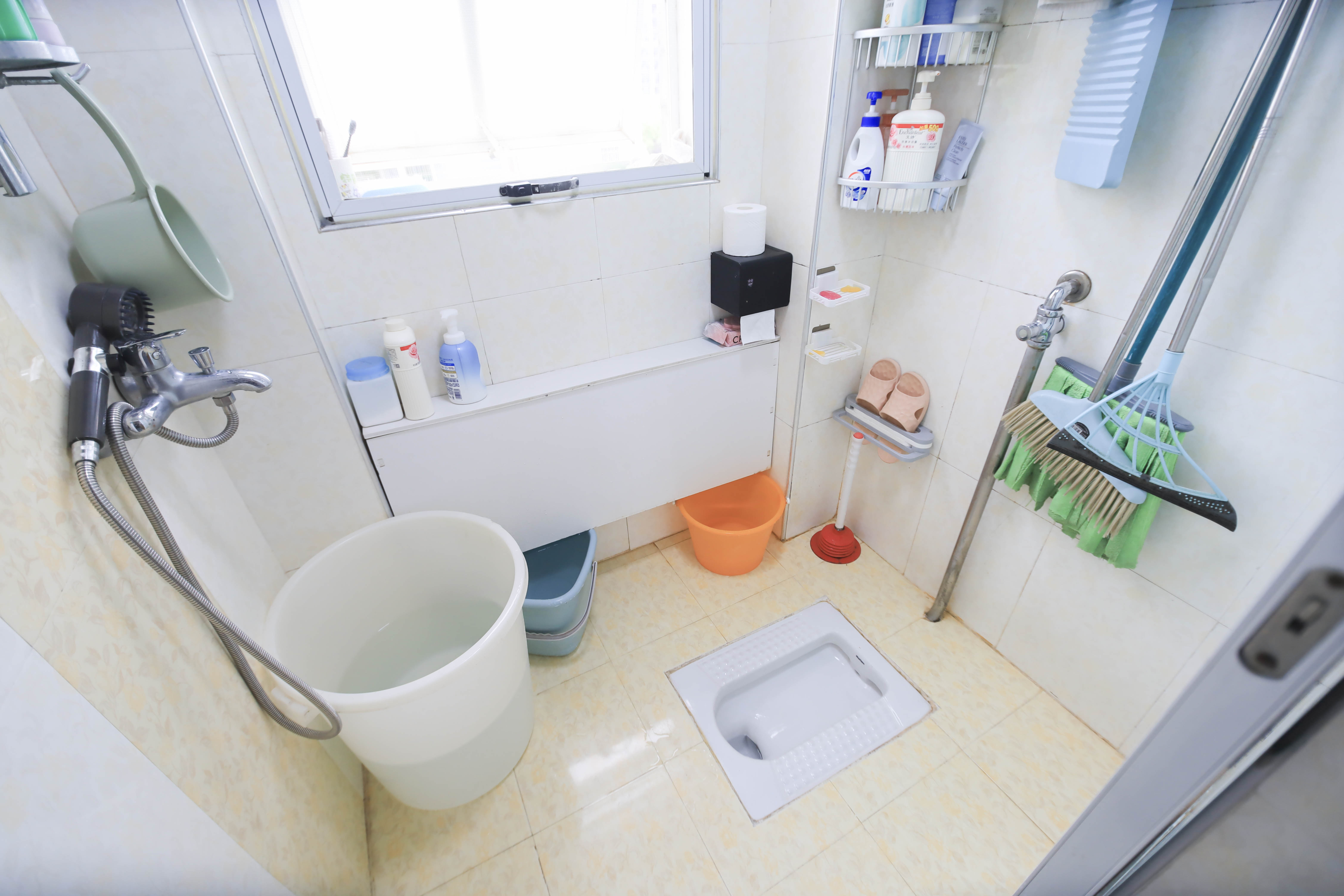 山水庭院  3室1厅1卫   86.00万卫生间