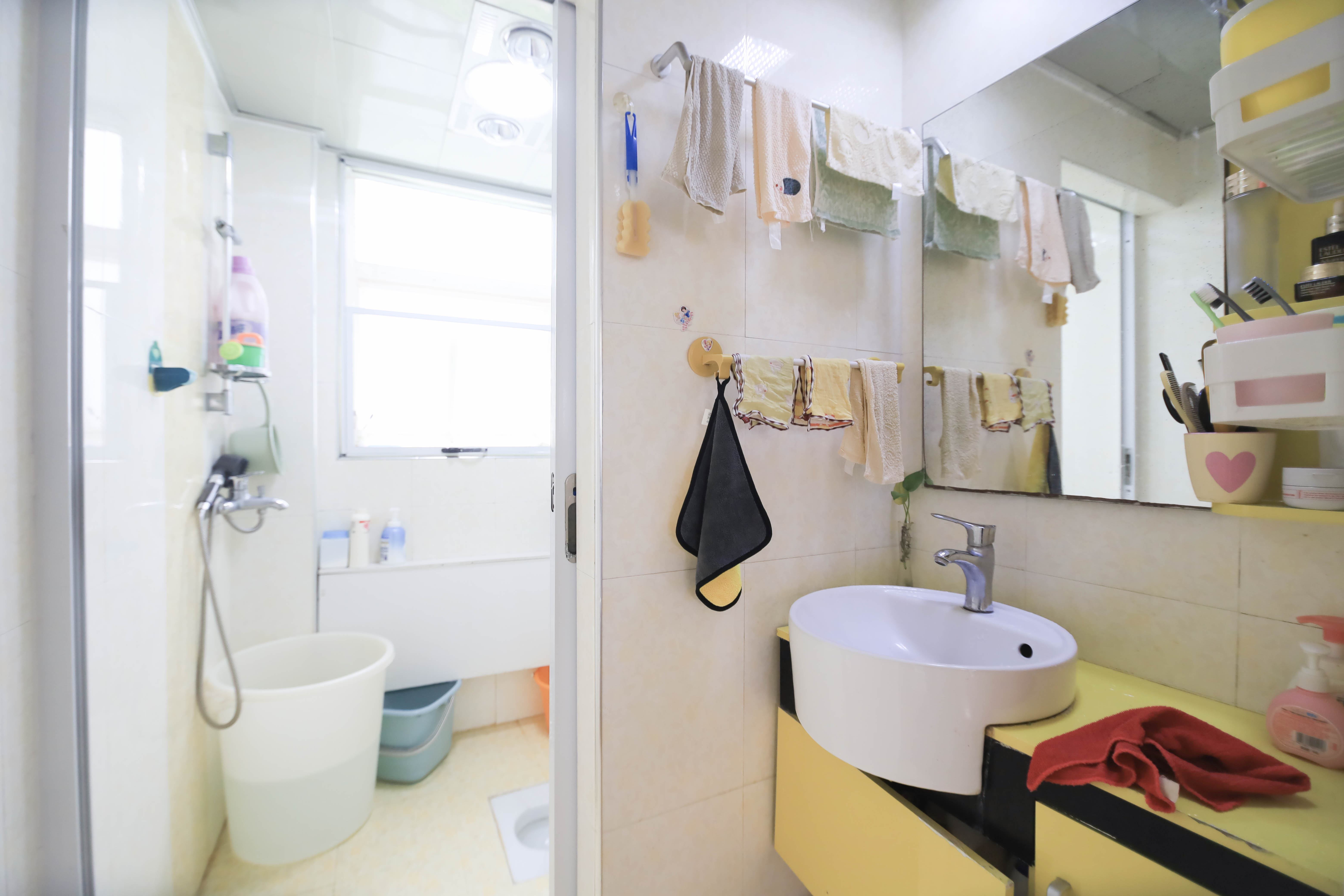 山水庭院  3室1厅1卫   86.00万卫生间
