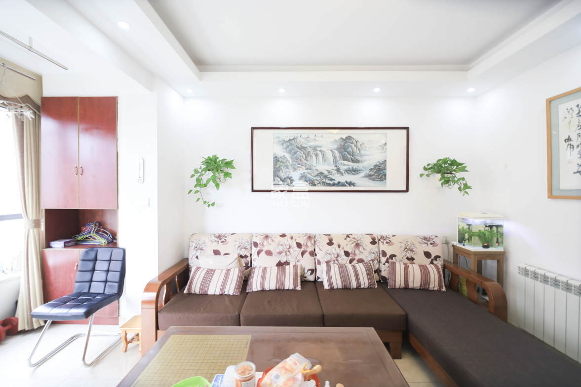 五矿万境水岸一期(万境水岸嘉苑) 2室2厅1卫 89.8万 五矿万境水岸一期(万境水岸嘉苑) 2室2厅1卫 89.8万客厅