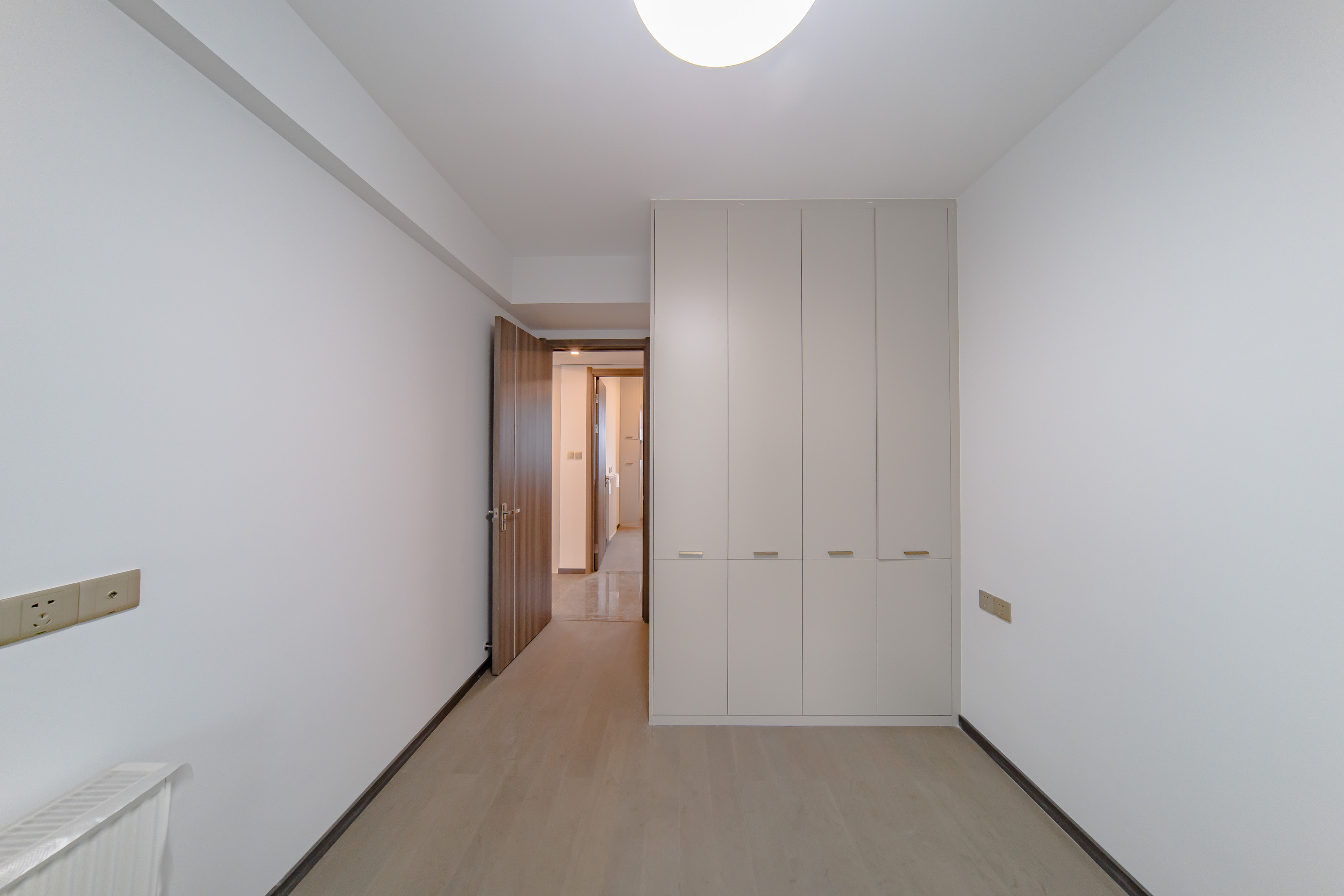 中海阅麓山二期  4室2厅2卫    190.0万 中海阅麓山二期  4室2厅2卫    190.0万卧室