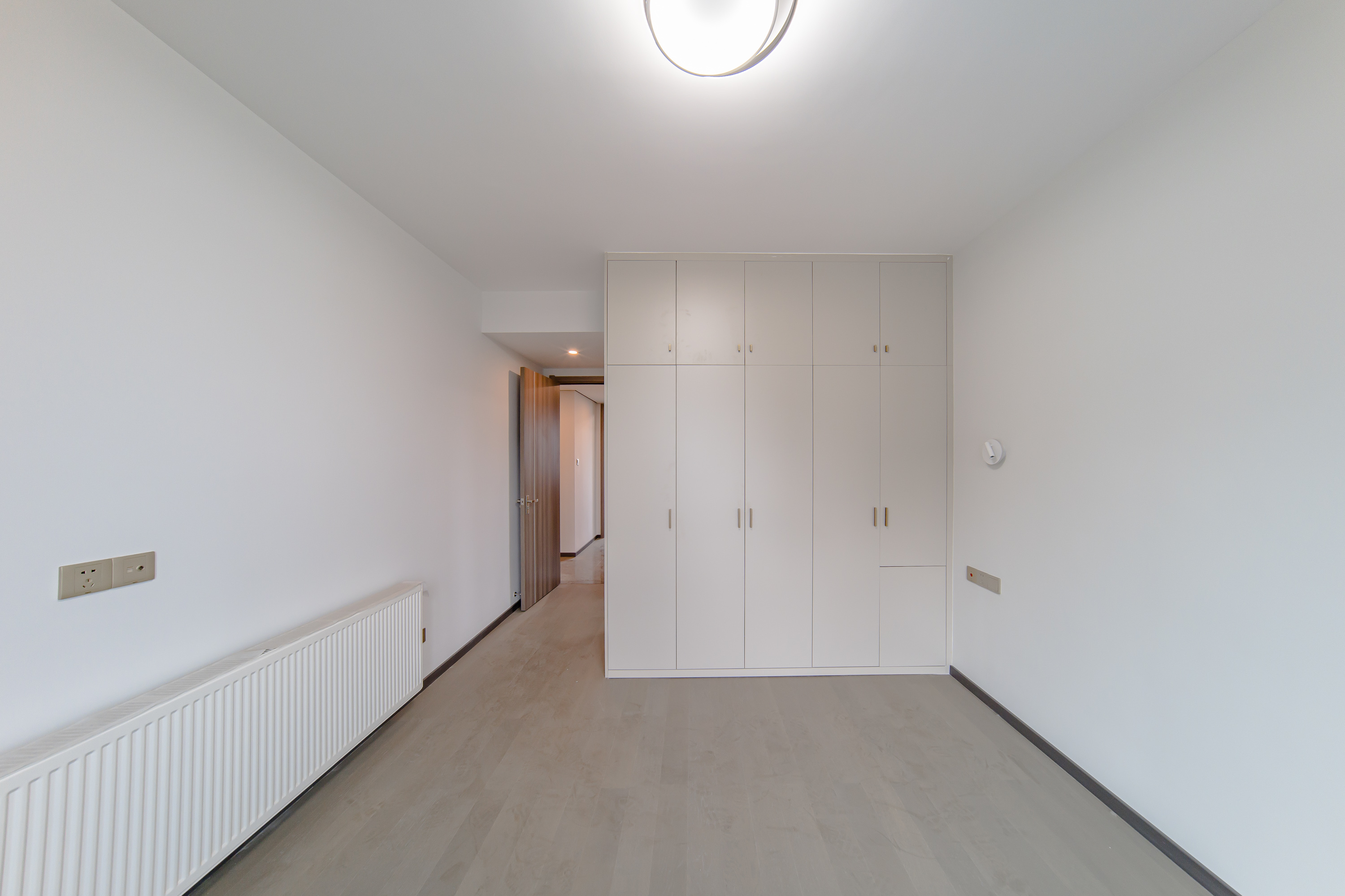 中海阅麓山二期  4室2厅2卫    190.0万 中海阅麓山二期  4室2厅2卫    190.0万卧室