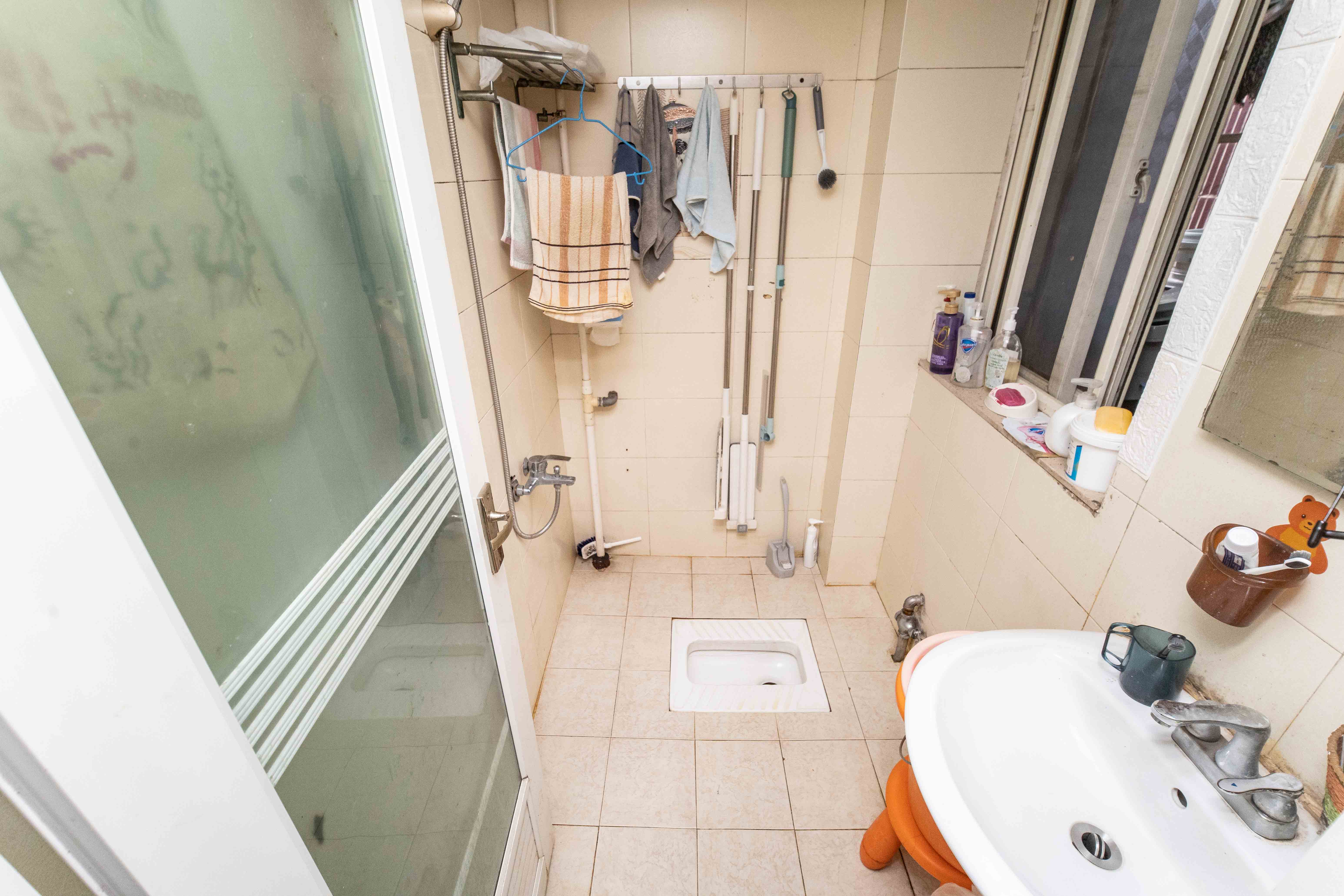 银力家园 2室1厅1卫 55.0万 银力家园 2室1厅1卫 55.0万卫生间