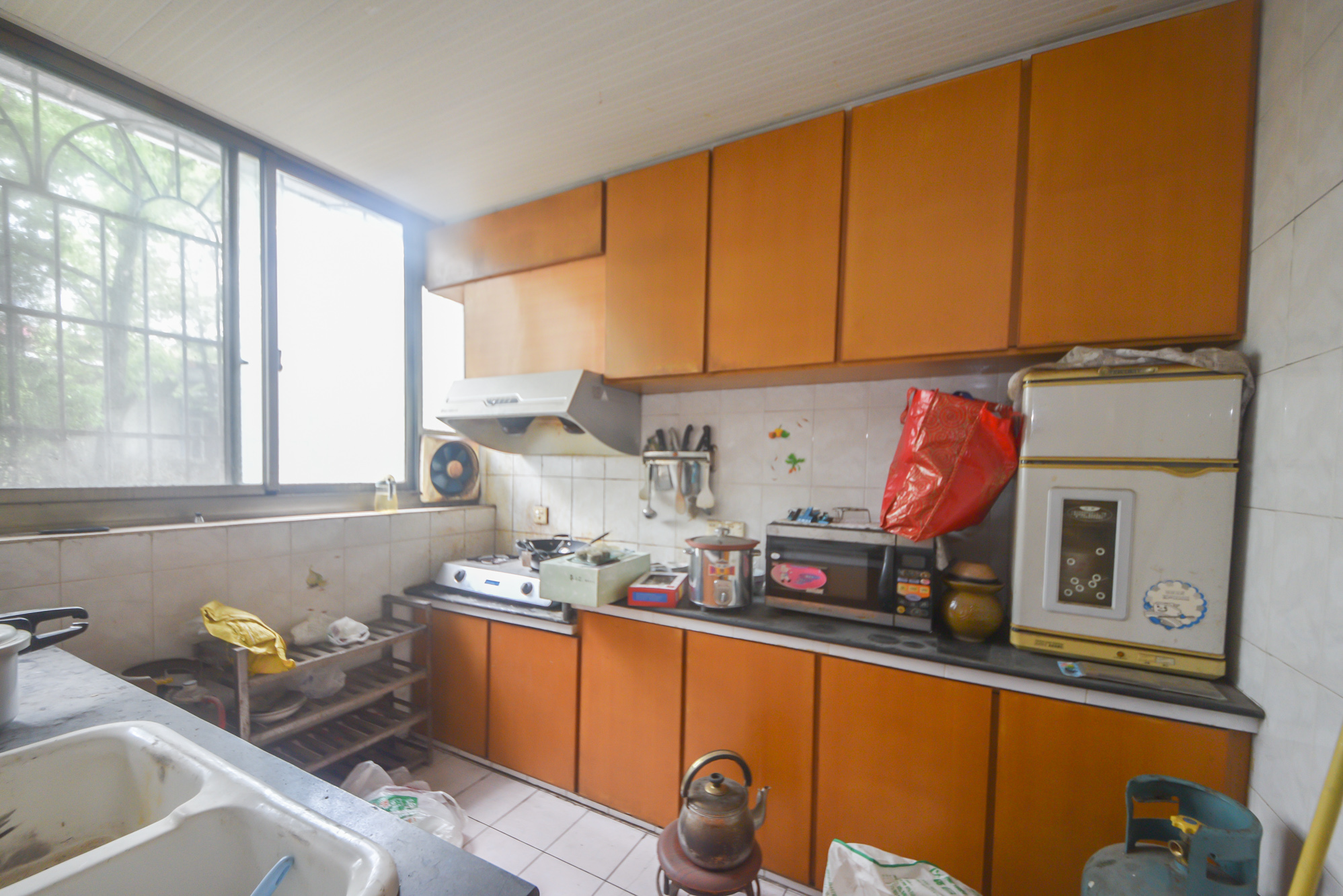 金科园  3室2厅1卫    84.0万厨房