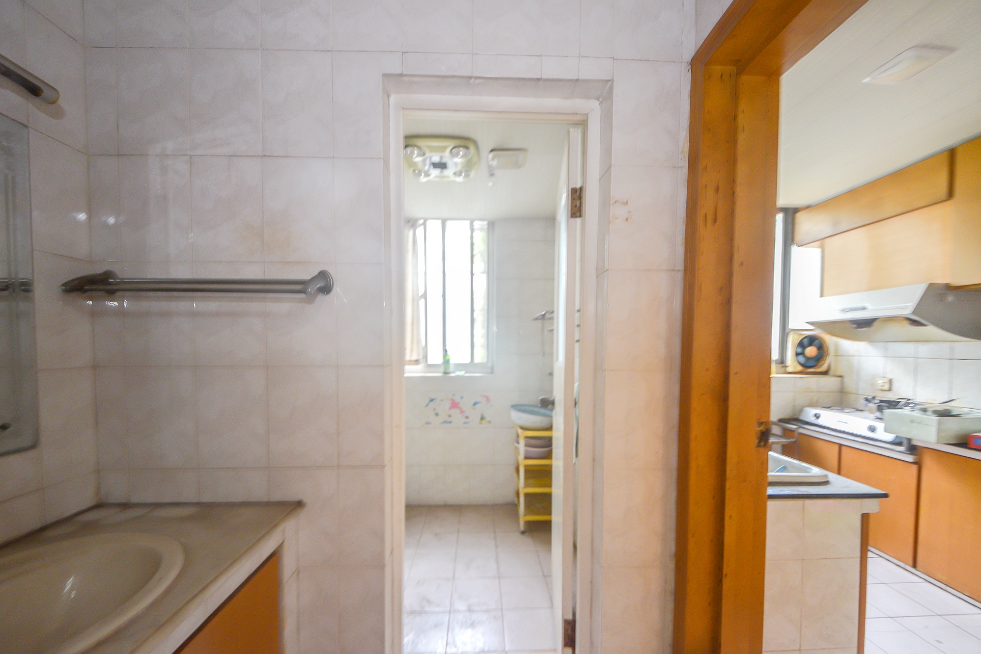 金科园  3室2厅1卫    84.0万卫生间