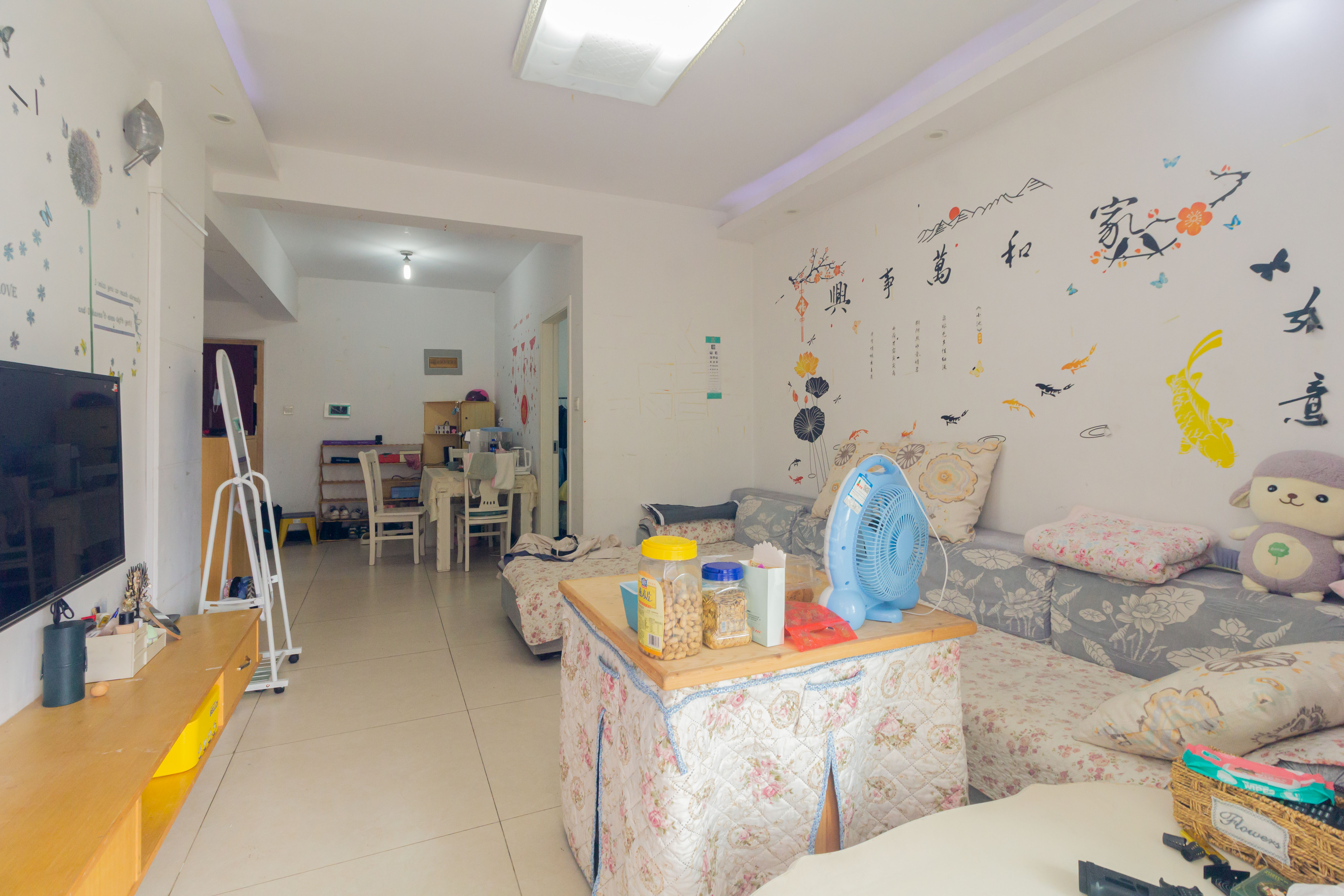 中国铁建国际城二期 2室2厅1卫 40.0万 中国铁建国际城二期 2室2厅1卫 40.0万客厅