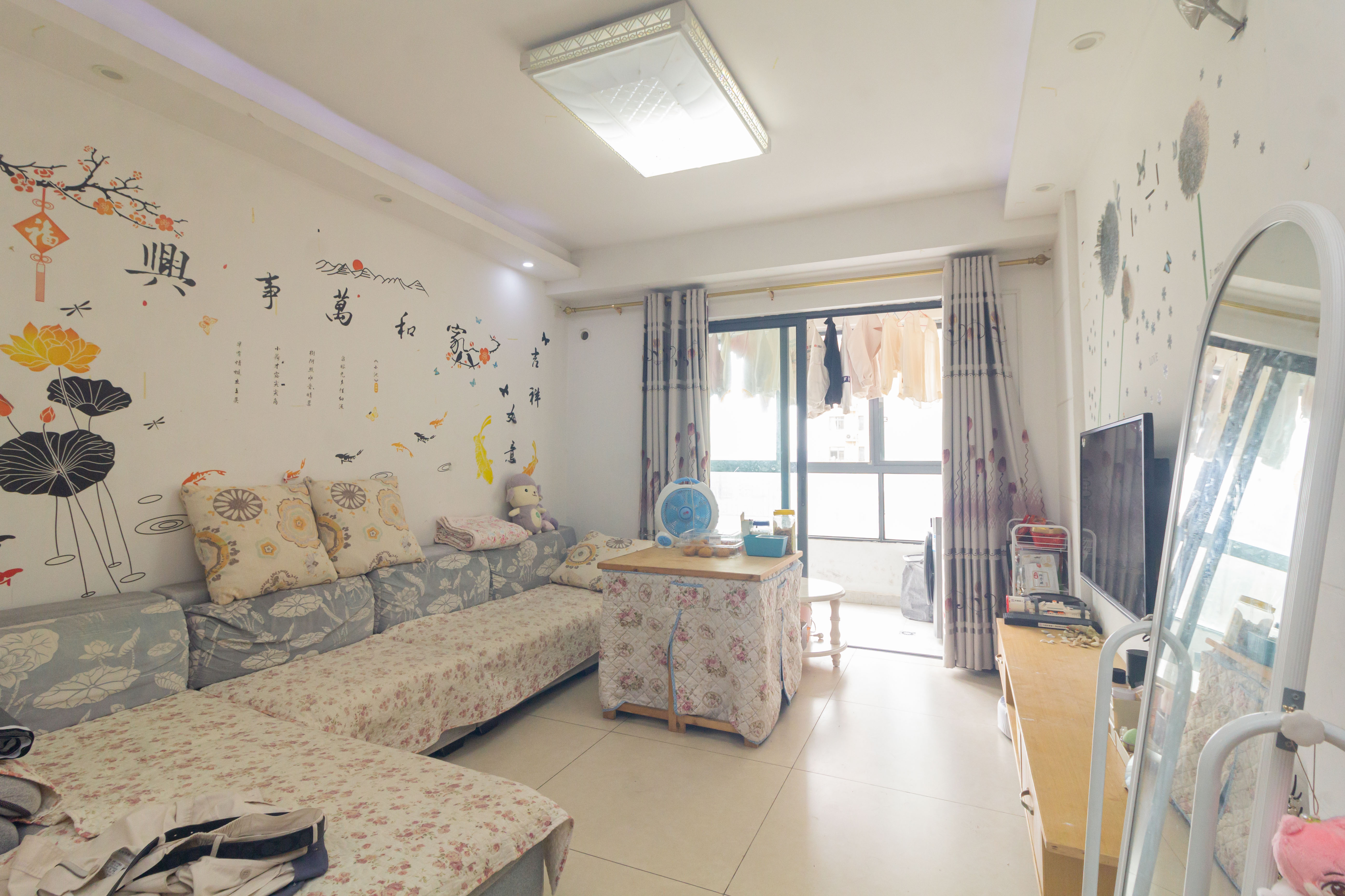 中国铁建国际城二期 2室2厅1卫 40.0万 中国铁建国际城二期 2室2厅1卫 40.0万客厅