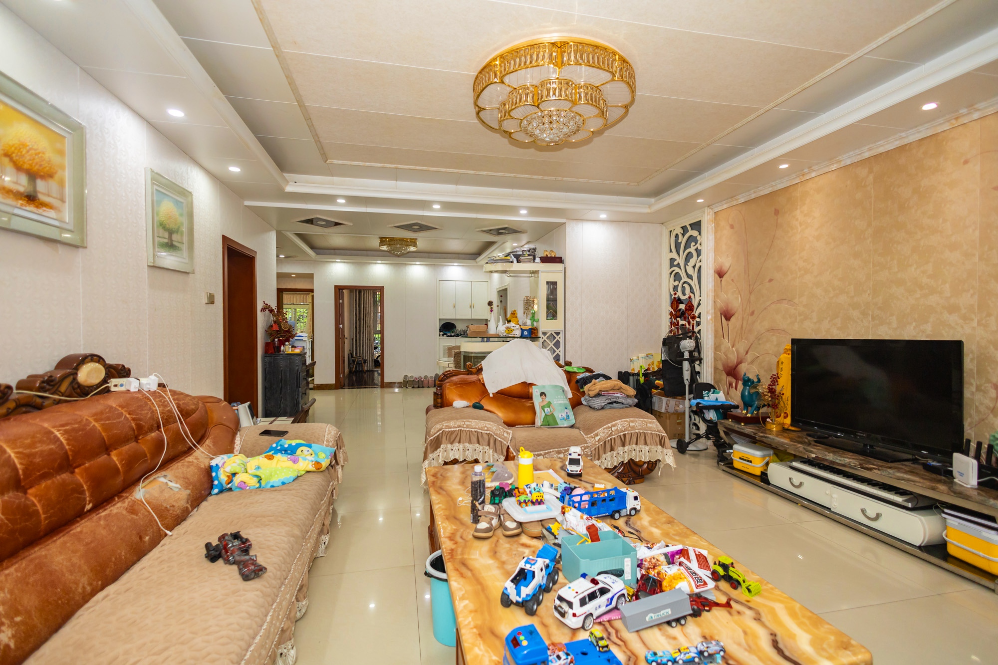 楚天家园  3室2厅2卫    85.8万 楚天家园  3室2厅2卫    85.8万客厅