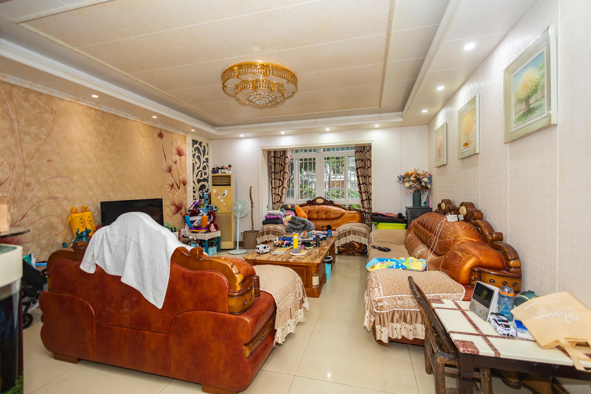 楚天家园  3室2厅2卫    85.8万 楚天家园  3室2厅2卫    85.8万客厅