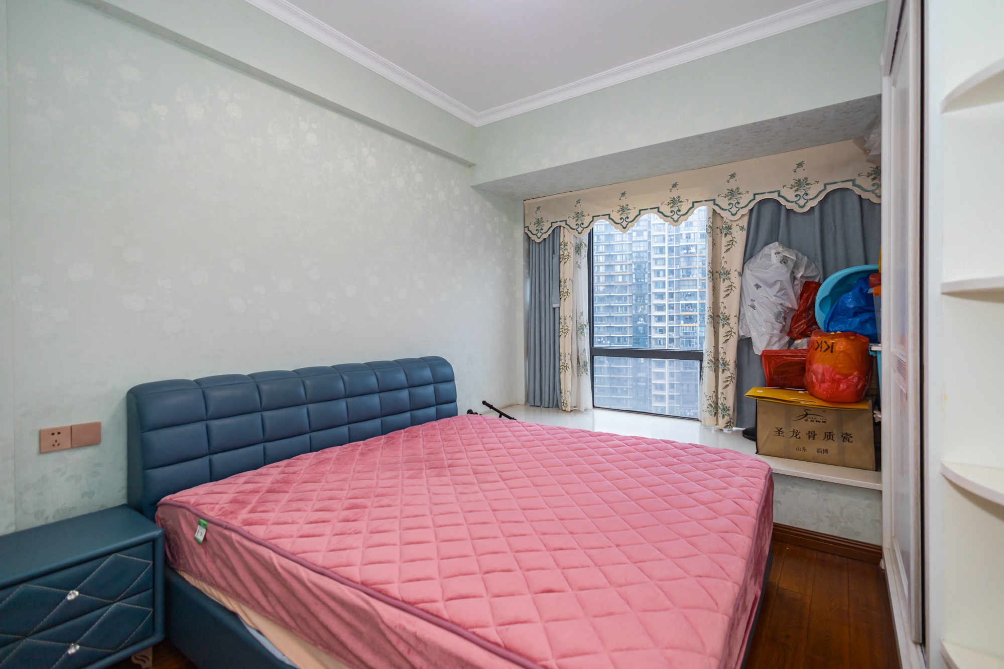 恒基凯旋门一二期  4室2厅2卫    158.0万 恒基凯旋门一二期  4室2厅2卫    158.0万卧室