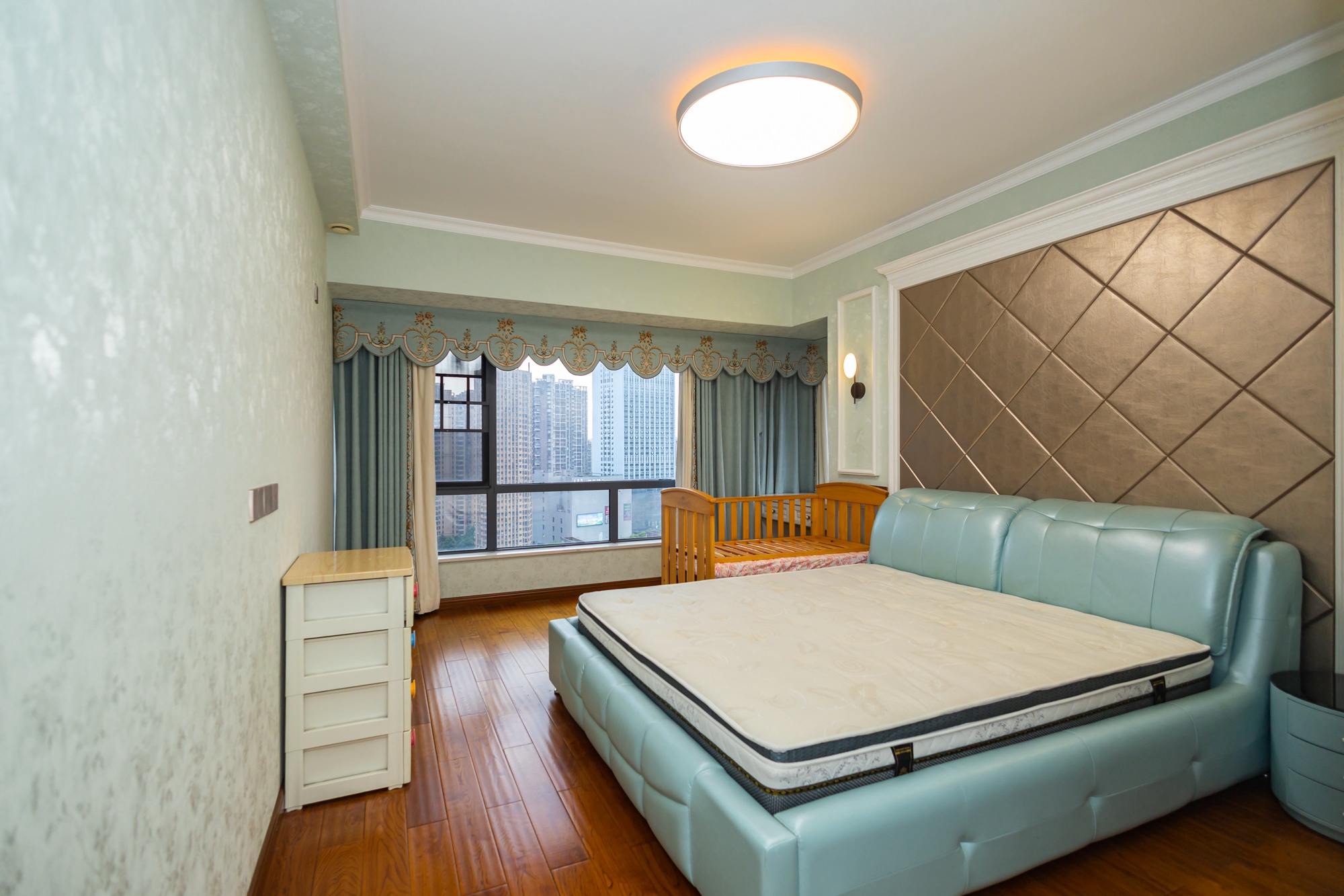 恒基凯旋门一二期  4室2厅2卫    158.0万 恒基凯旋门一二期  4室2厅2卫    158.0万卧室