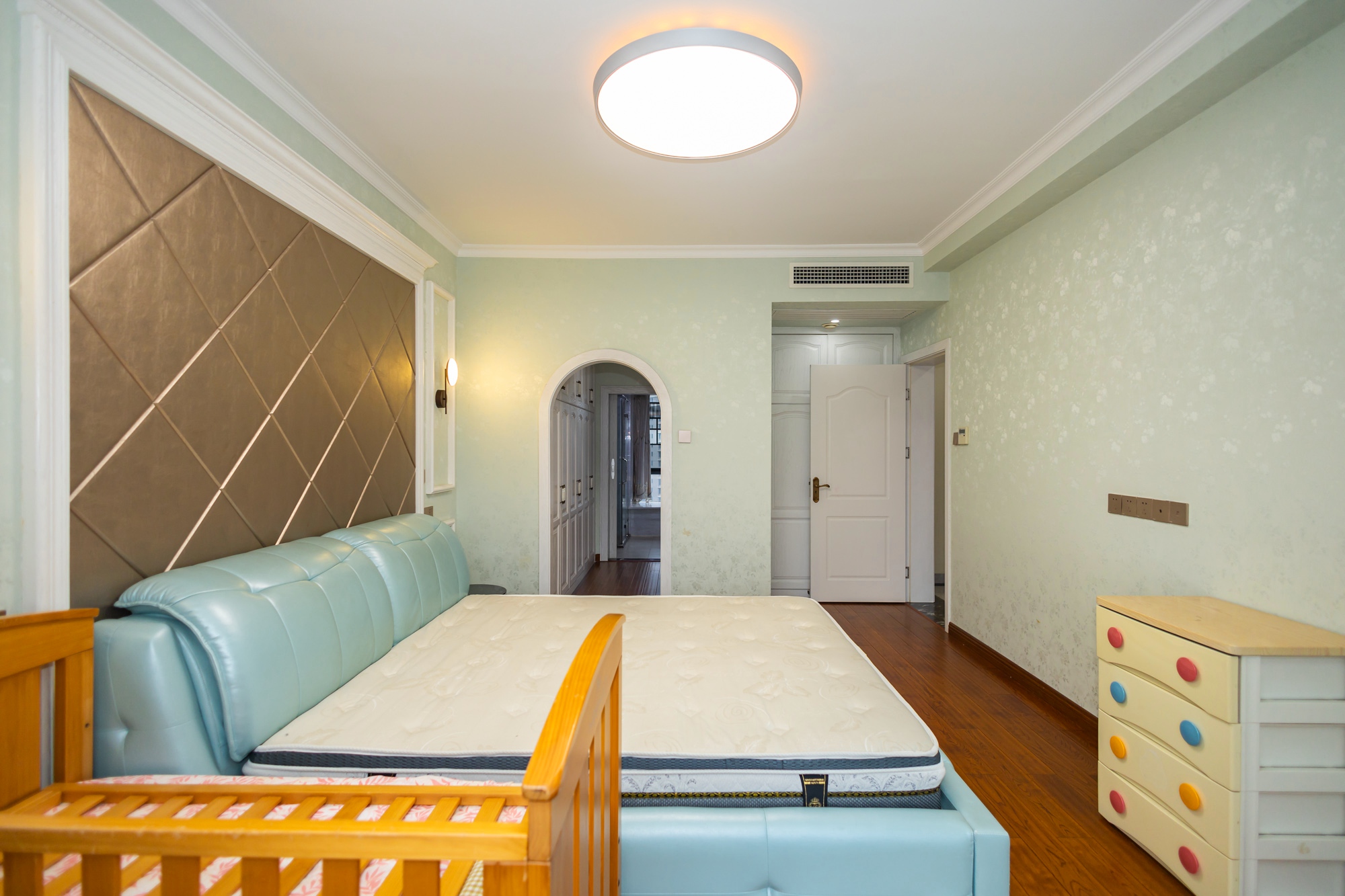 恒基凯旋门一二期  4室2厅2卫    158.0万 恒基凯旋门一二期  4室2厅2卫    158.0万卧室