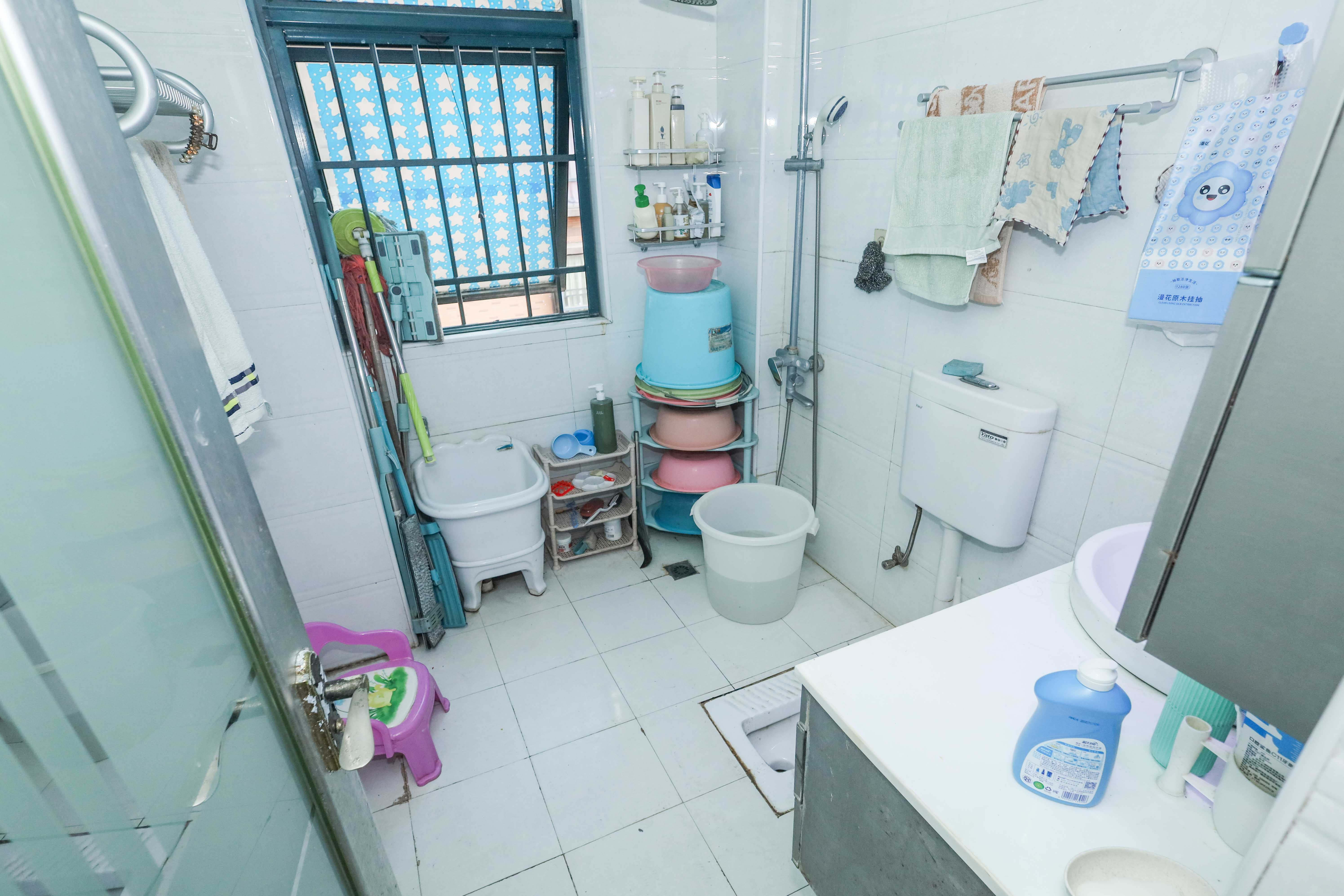 华美公寓(新猎鹰公寓) 2室2厅1卫 50.0万 华美公寓(新猎鹰公寓) 2室2厅1卫 50.0万卫生间