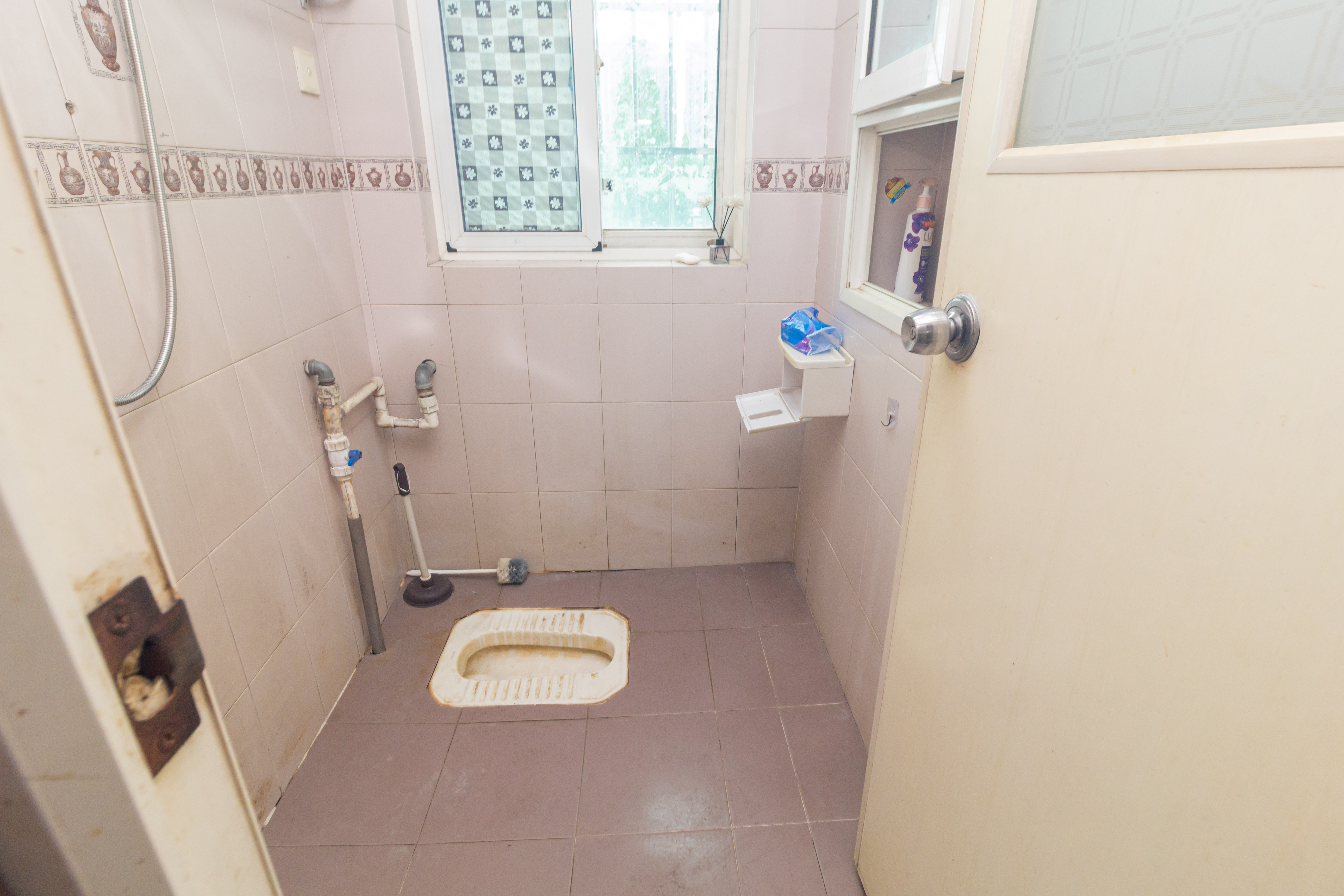 丰收花园住宅小区  3室2厅2卫   66.00万卫生间