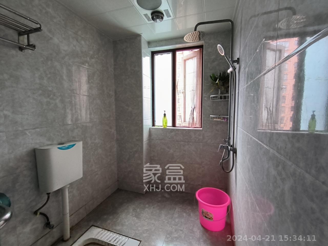 丽发新城  3室2厅2卫   2600.00元/月室内图