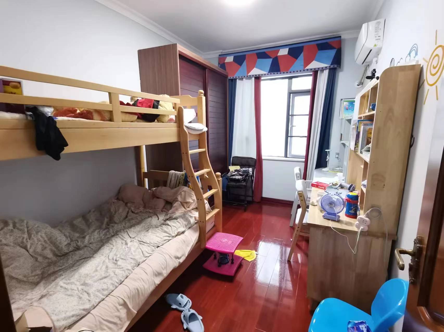 山水洲城华晨第一城 3室2厅2卫 88.0万 山水洲城华晨第一城 3室2厅2卫 88.0万室内图