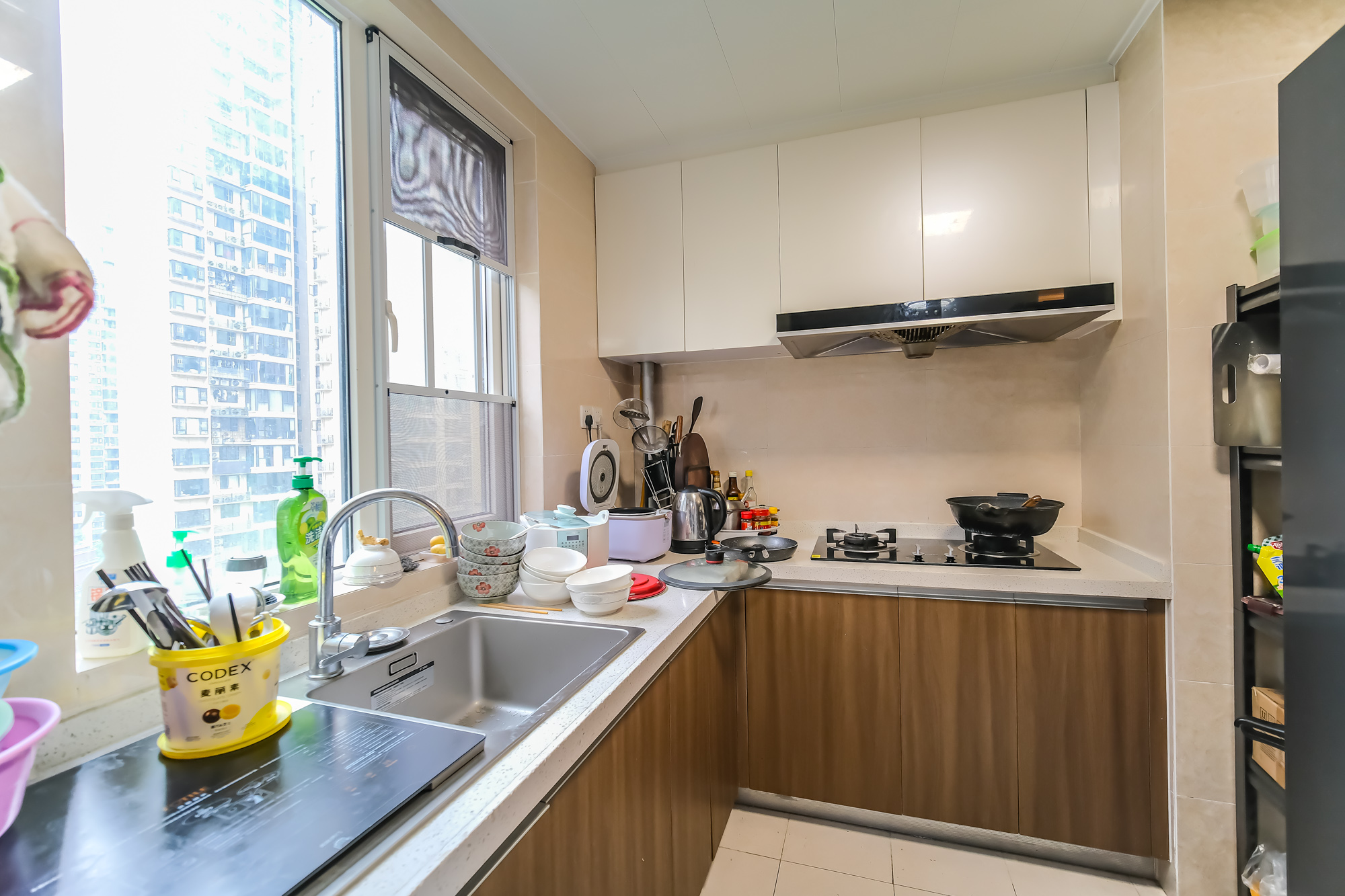 保利香槟国际  4室2厅2卫    120.0万 保利香槟国际  4室2厅2卫    120.0万厨房