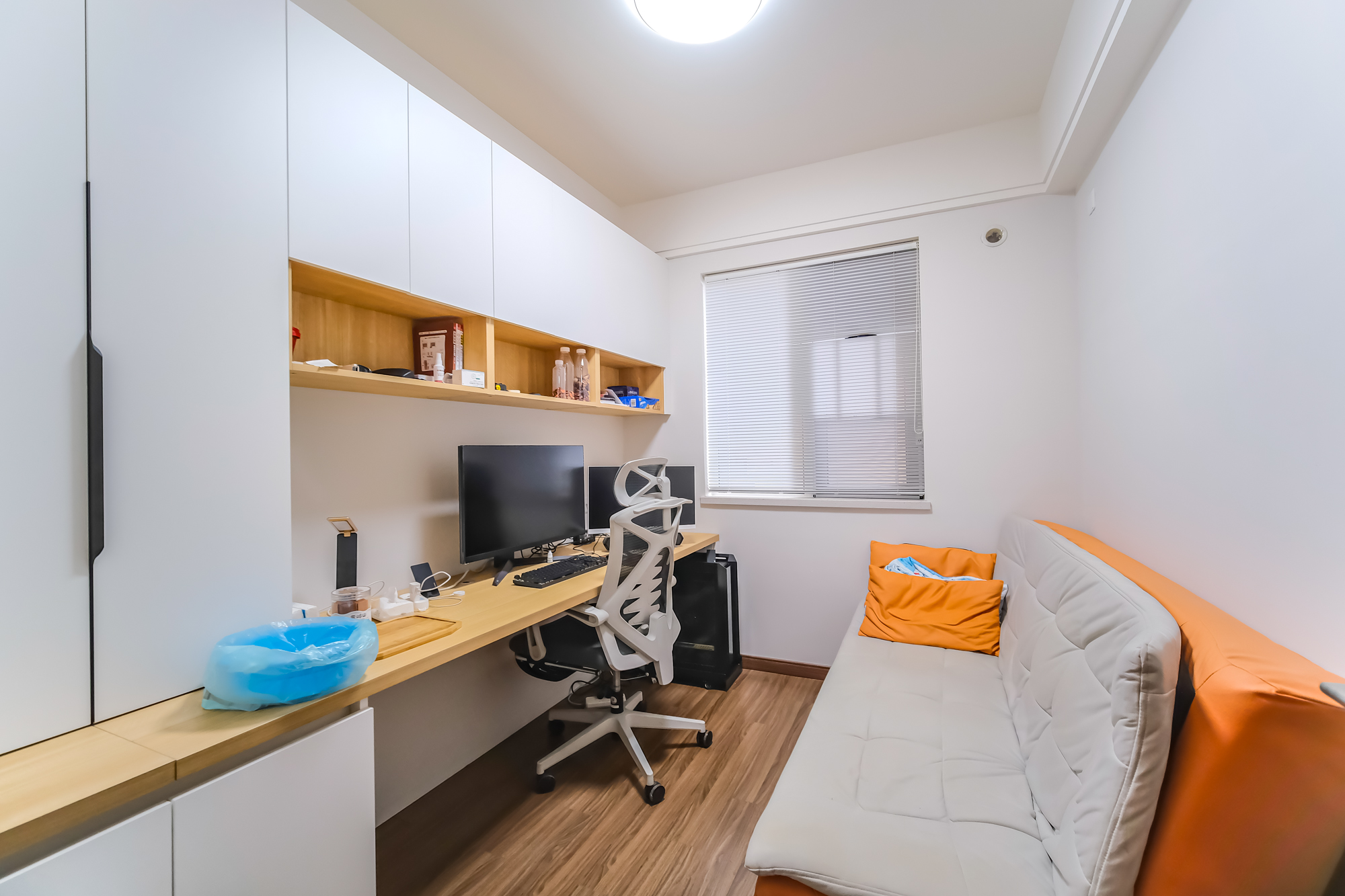 保利香槟国际  4室2厅2卫    120.0万 保利香槟国际  4室2厅2卫    120.0万卧室