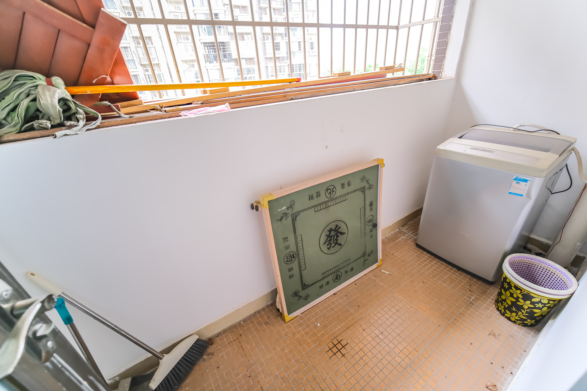 世景华庭 3室2厅2卫 69.8万 世景华庭 3室2厅2卫 69.8万阳台