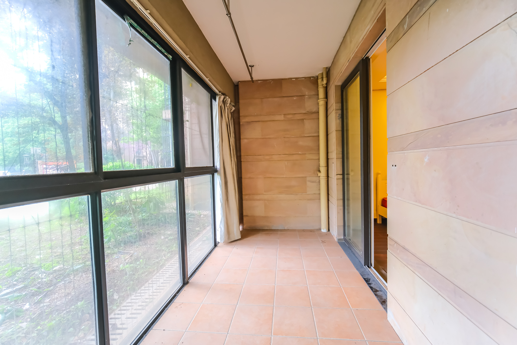 郡原居里  3室2厅1卫    65.0万 郡原居里  3室2厅1卫    65.0万阳台