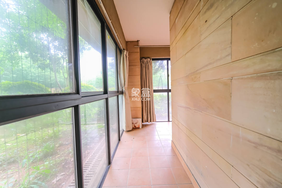 郡原居里  3室2厅1卫    65.0万 郡原居里  3室2厅1卫    65.0万阳台